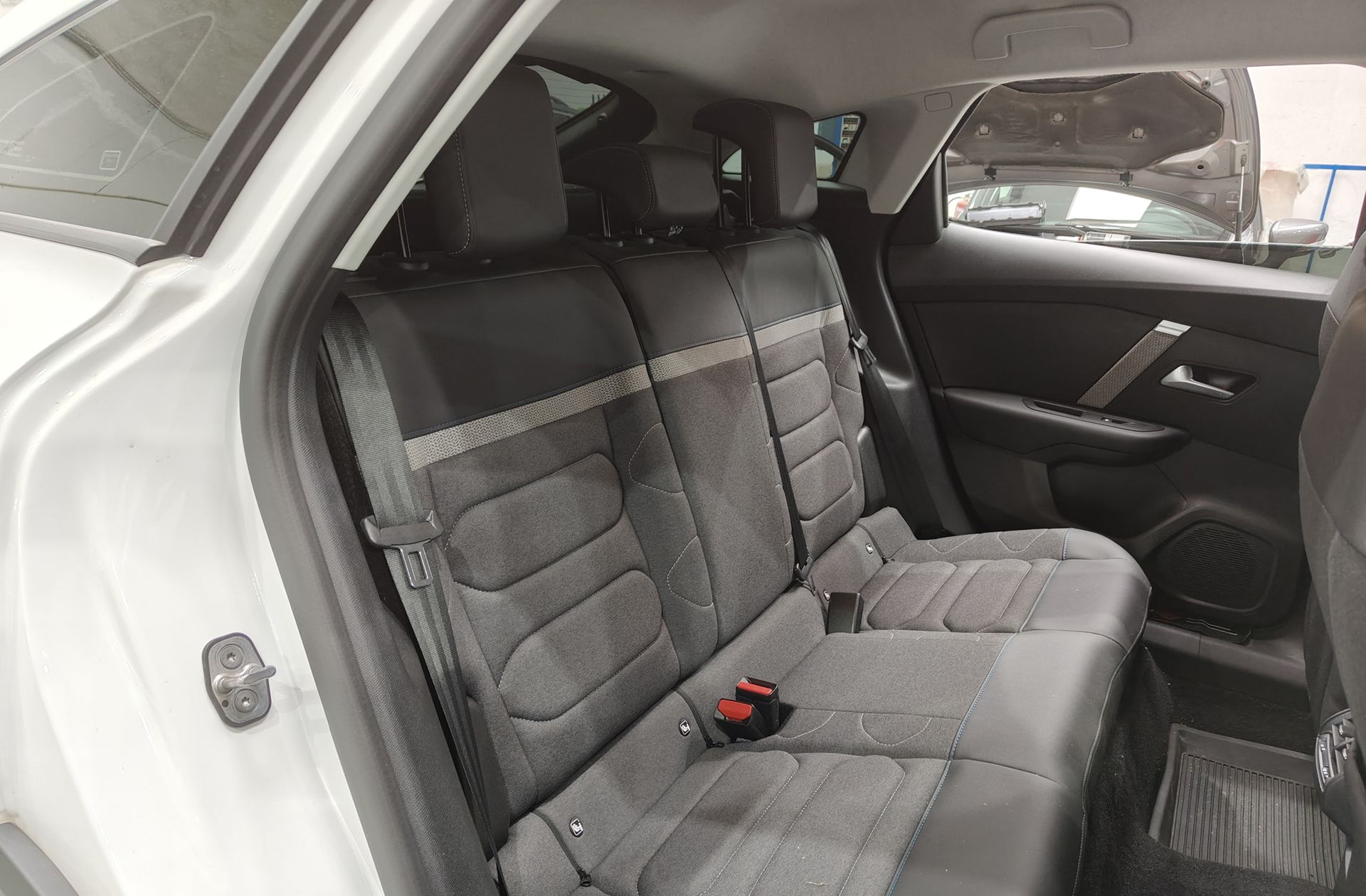 Citroën C4 PureTech 130 Plus - foto 16