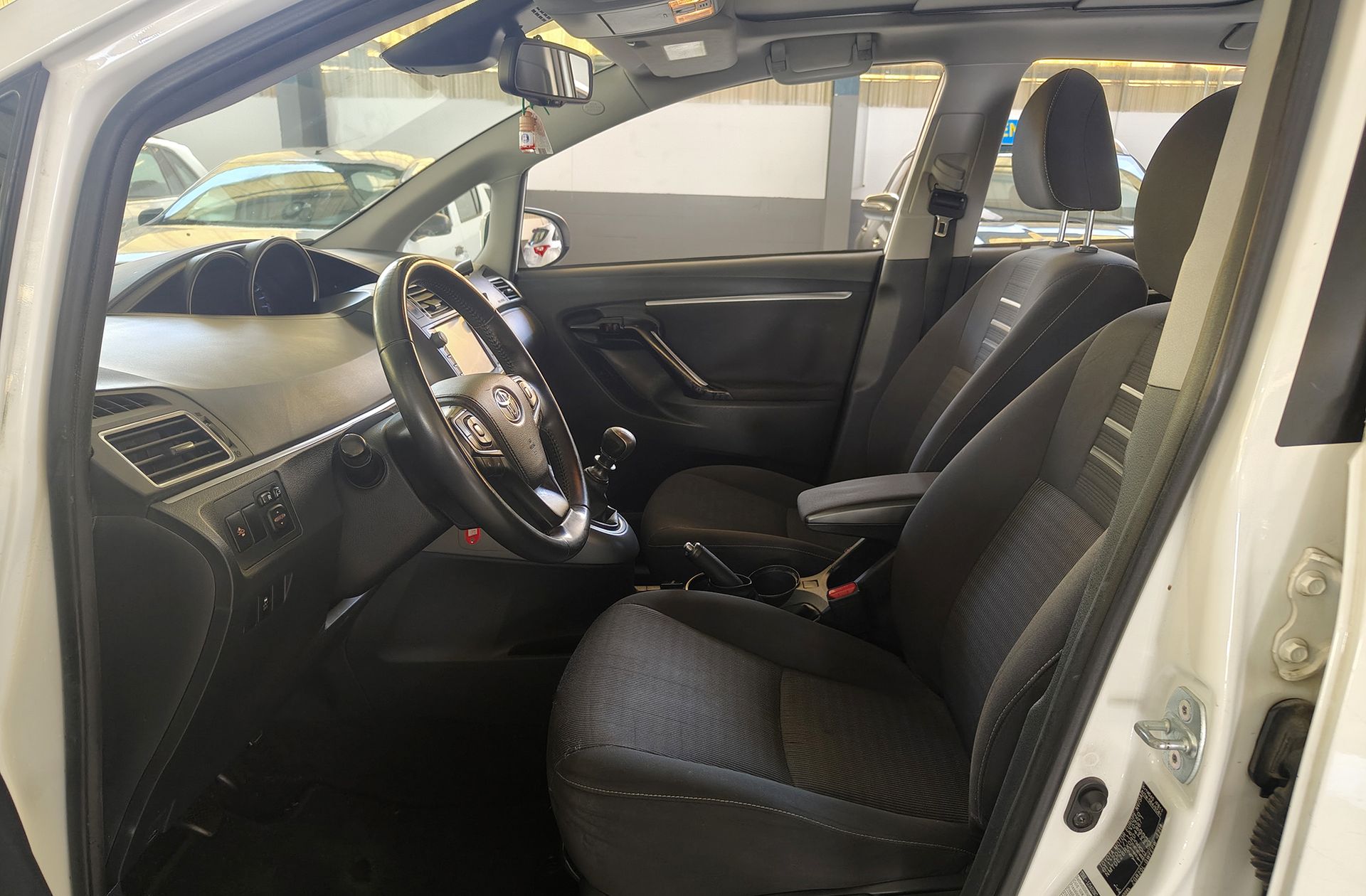 Toyota Verso 130 Advance 7 plazas - foto 9