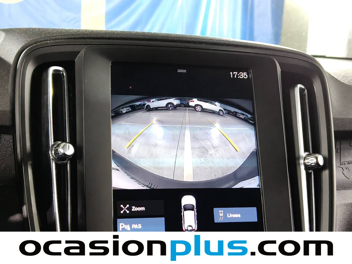 Foto Volvo XC40 Volvo XC40 T2 Momentum Core (129 CV)