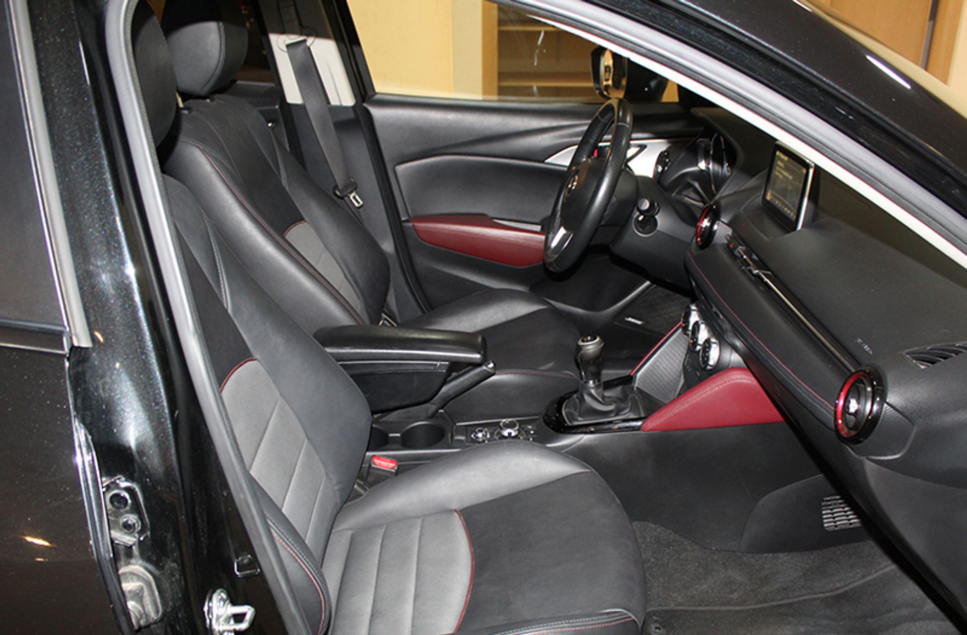 Mazda CX-3 1.5 DE Skyactiv Luxury 2WD - foto 17