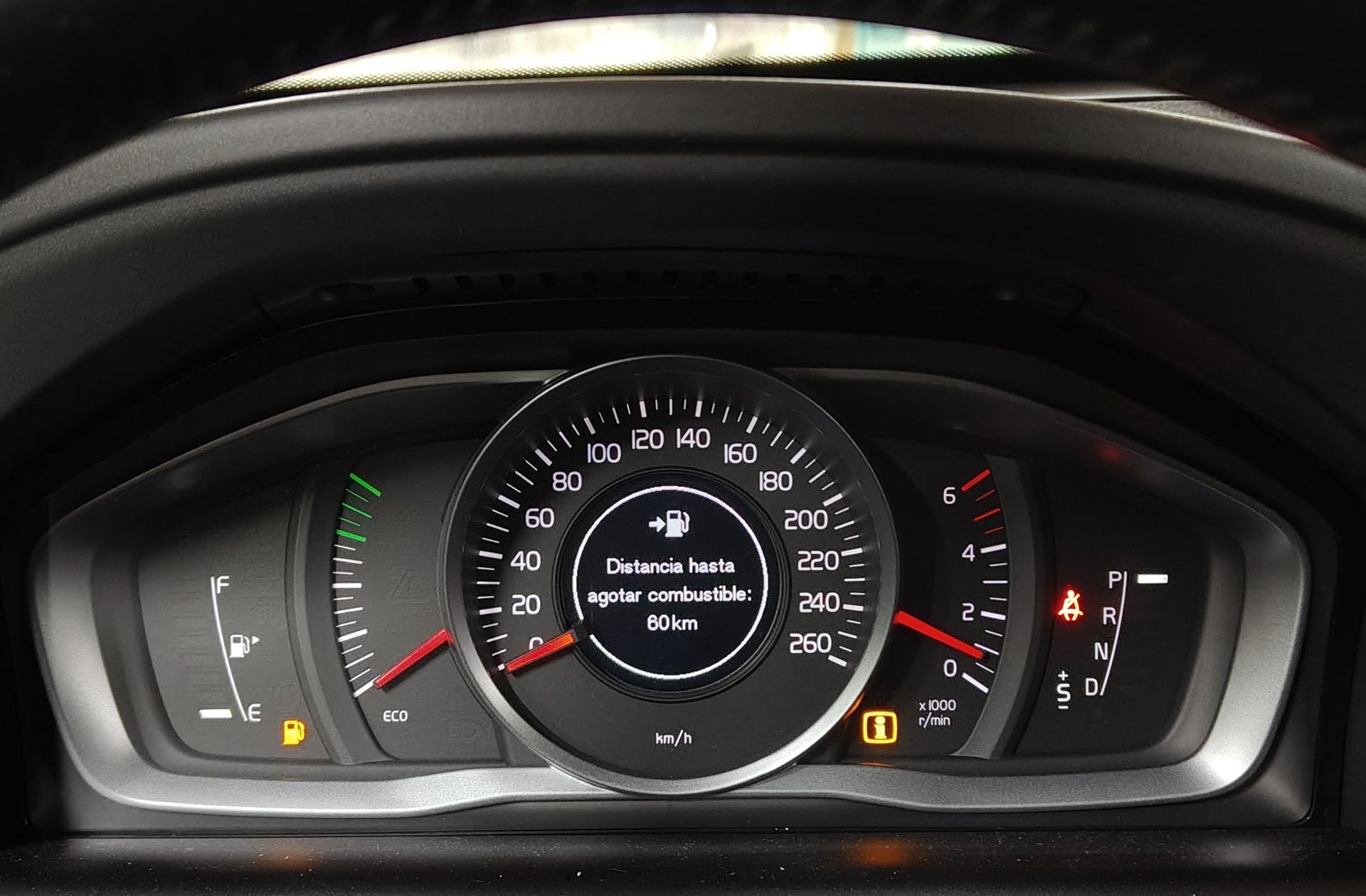 Volvo XC60 D3 Kinetic - foto 26