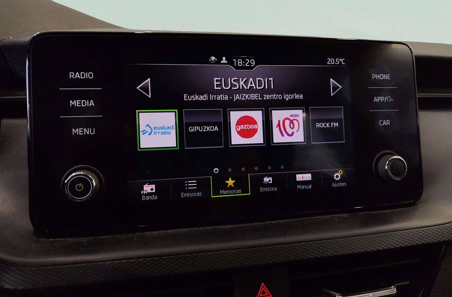 Škoda Scala 1.0 TSI Ambition - foto 34