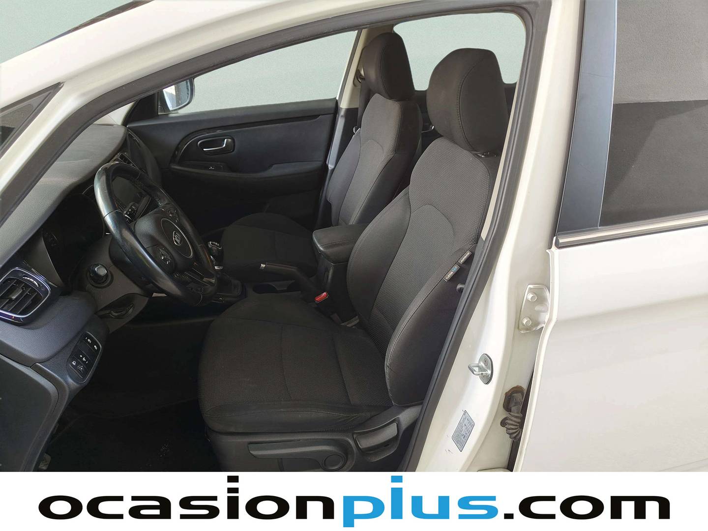 Foto asientos delanteros KIA Carens KIA Carens 1.7 CRDi VGT UEFA Euro2016 Eco-Dynamics (141 CV) 7 Plazas