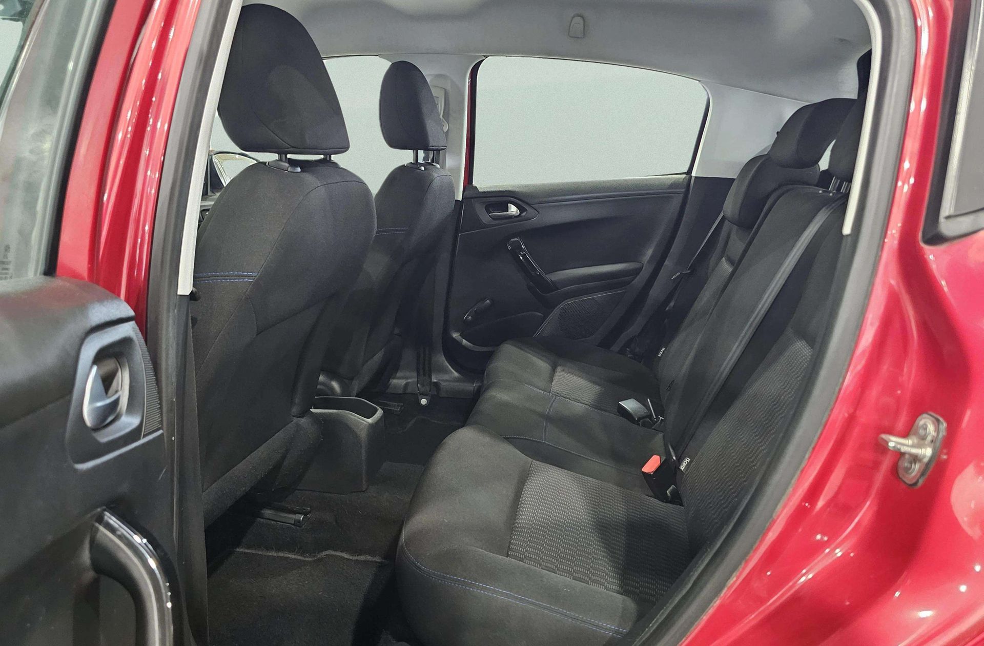 Peugeot 208 PureTech Signature - foto 11