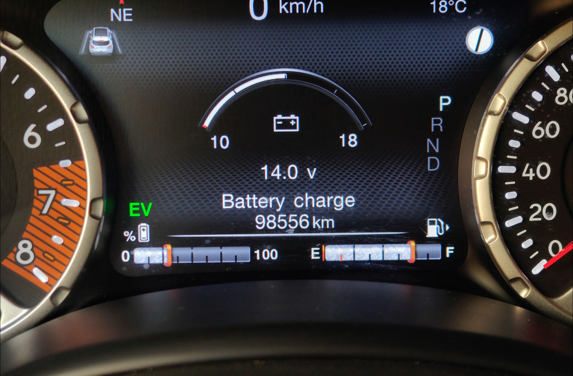 Jeep Renegade eHybrid 1.5 Limited ATX - foto 8