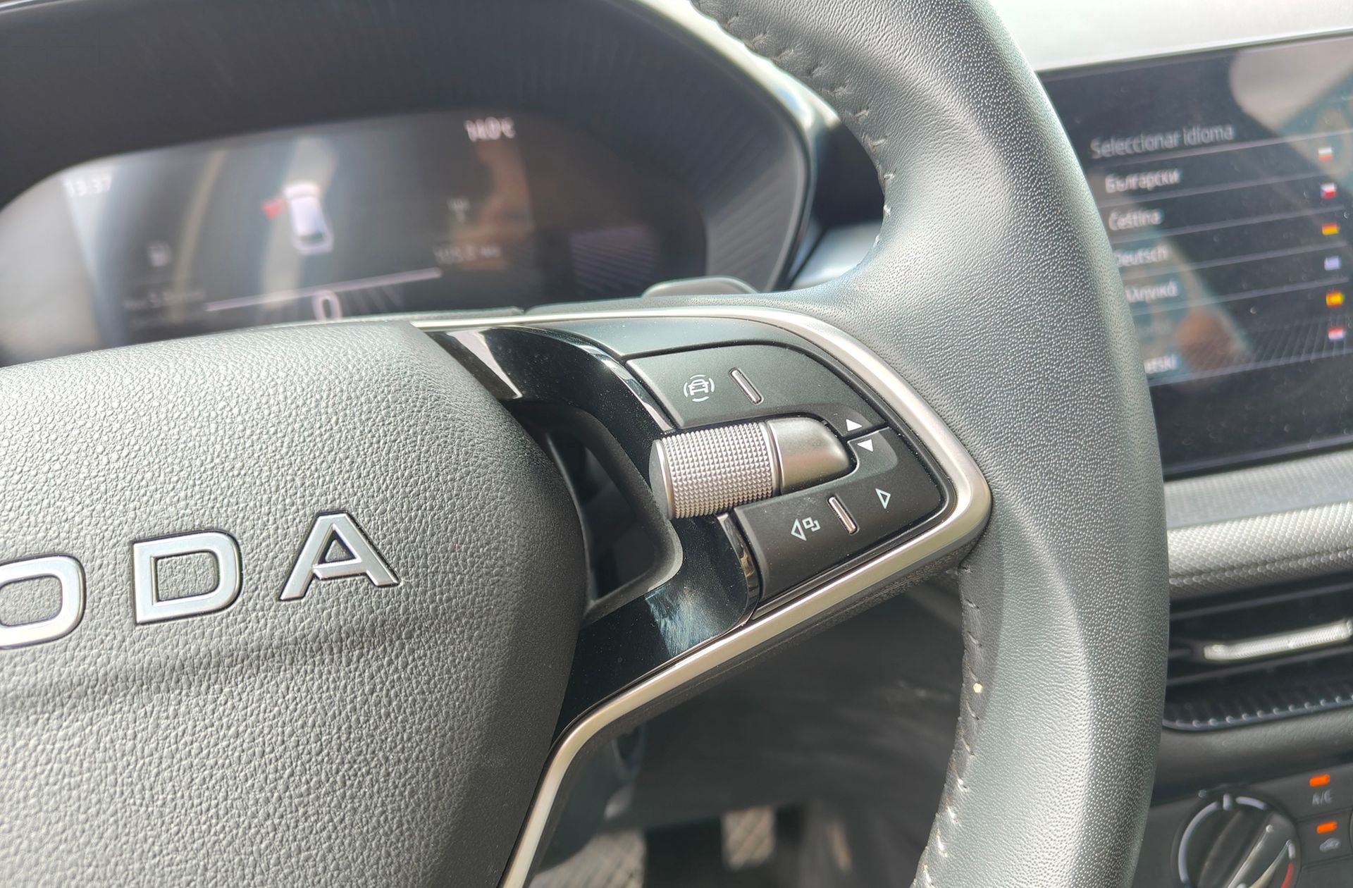 Škoda Fabia 1.0 TSI Selection DSG - foto 25
