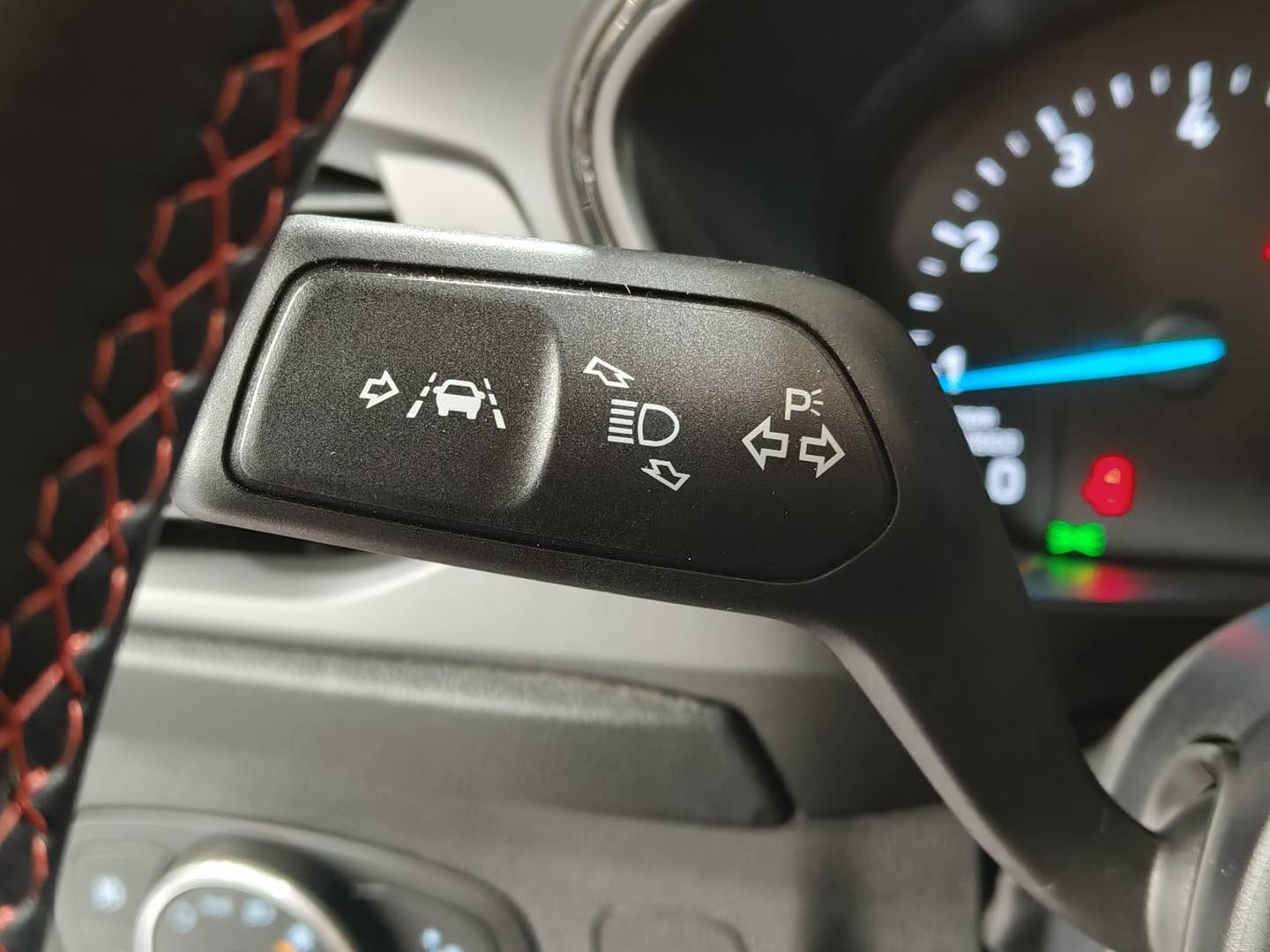 Foto Ford Focus Ford Focus 1.0 Ecoboost MHEV ST-Line (125 CV)