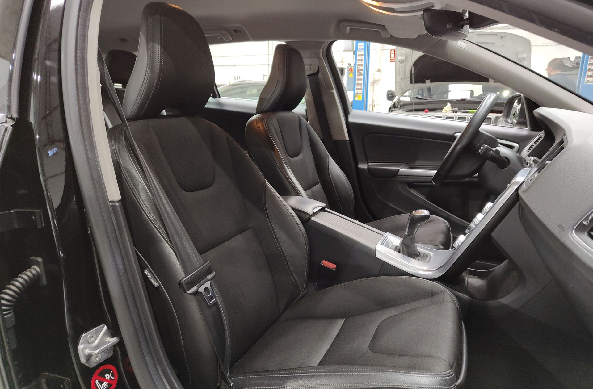 Volvo V60 D3 Momentum - foto 16
