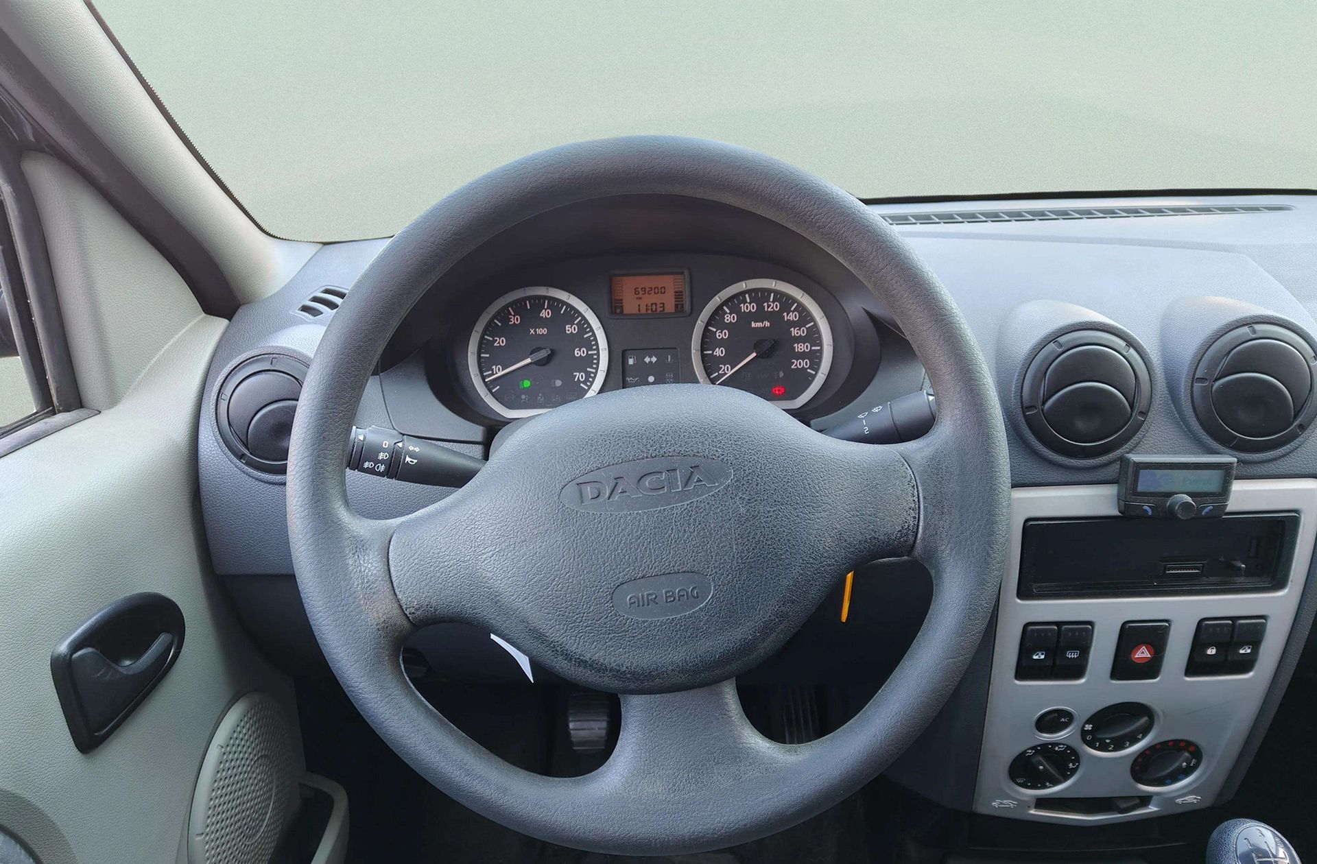 Dacia Logan 1.6 Break Laureate - foto 18