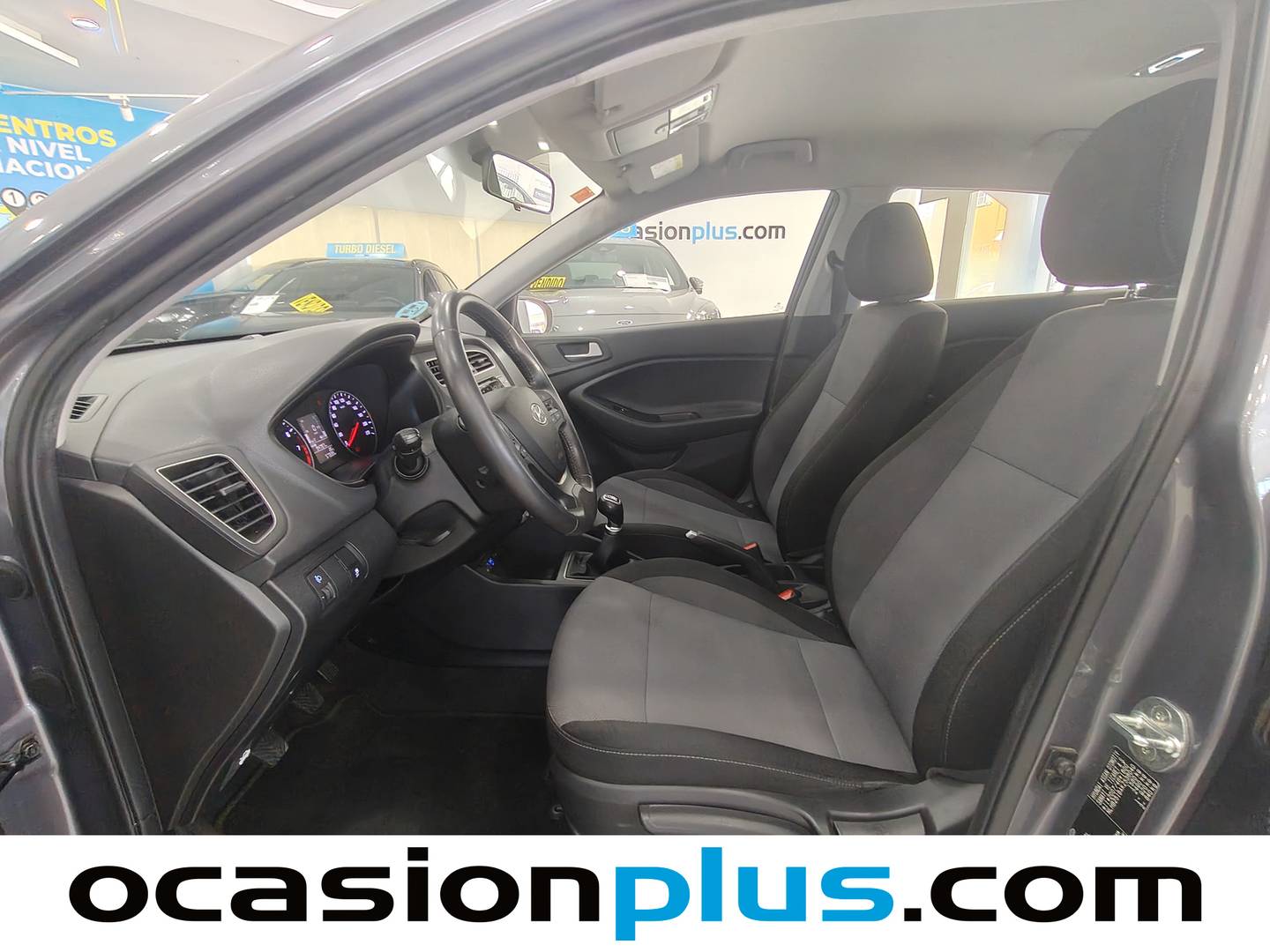 Foto asientos delanteros Hyundai i20 Hyundai i20 1.2 MPI Essence LE (75 CV)