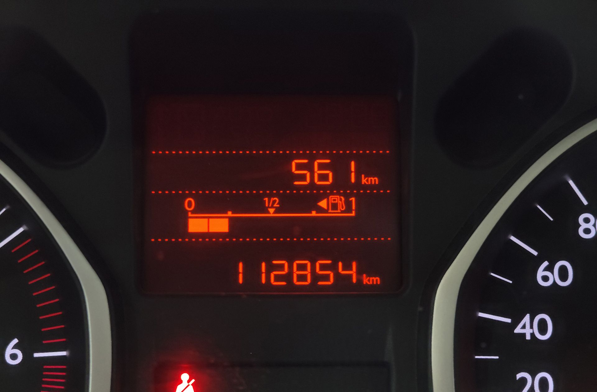 Citroën C-Elysée BlueHDi 100 Exclusive - foto 8