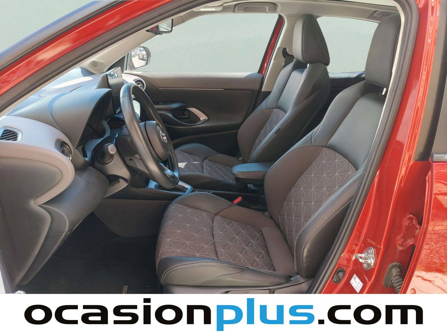 Foto asientos delanteros Toyota Yaris Cross Toyota Yaris Cross 120H Style Plus (116 CV)