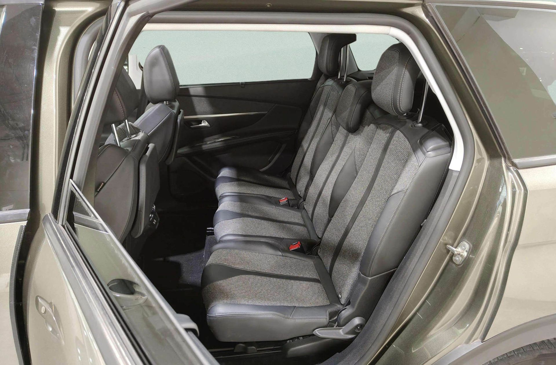 Peugeot 5008 BlueHDi 130 Allure EAT8 7 plazas - foto 14