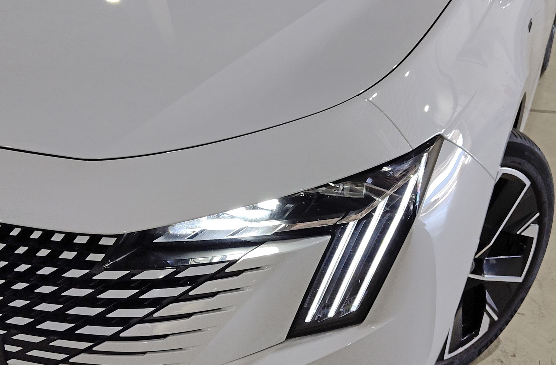 Peugeot 508 SW BlueHDi 130 GT EAT8 - foto 21