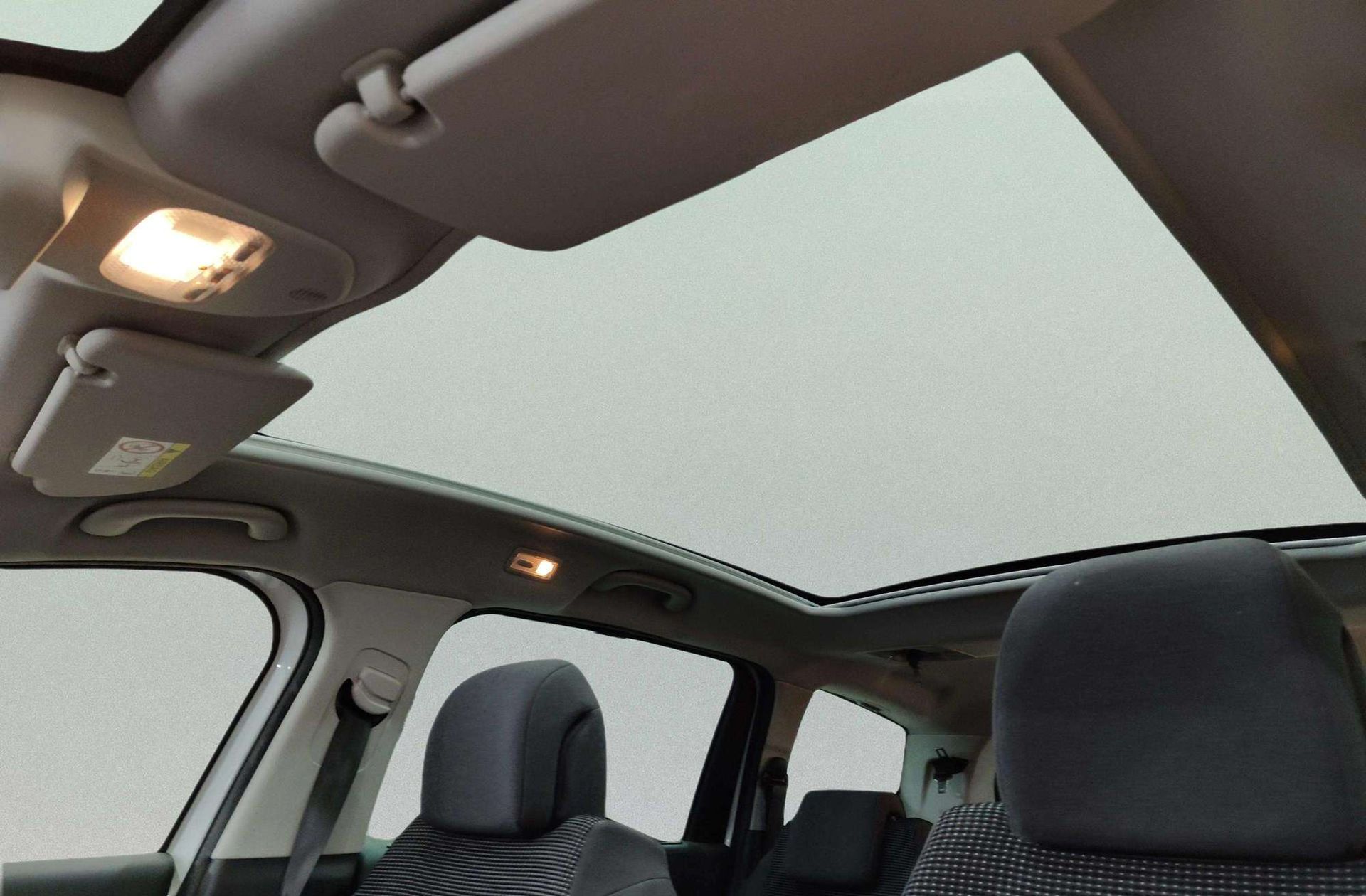 Peugeot 5008 Allure 1.2 PureTech 7 plazas - foto 6