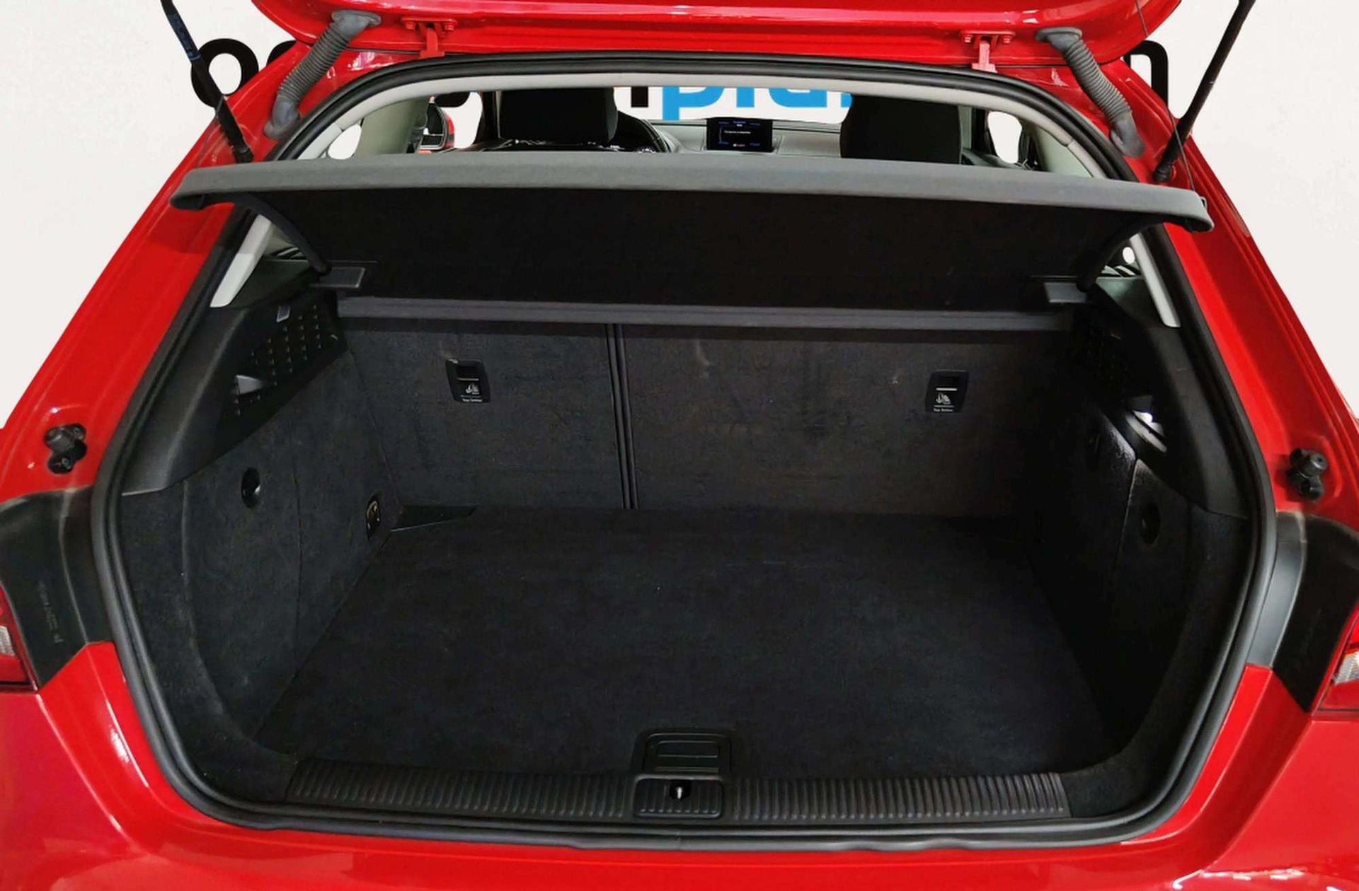 Audi A3 1.6 TDI Attraction edition - foto 14