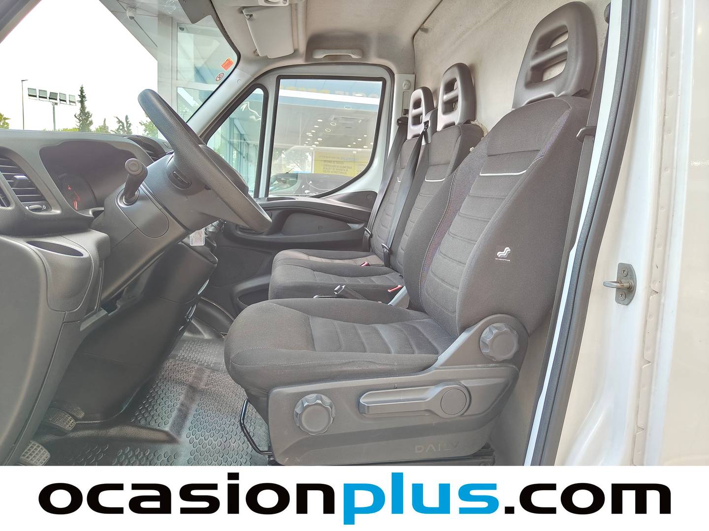 Foto asientos delanteros Iveco Daily Iveco Daily 35S 16 V 4100/H2 (156 CV)