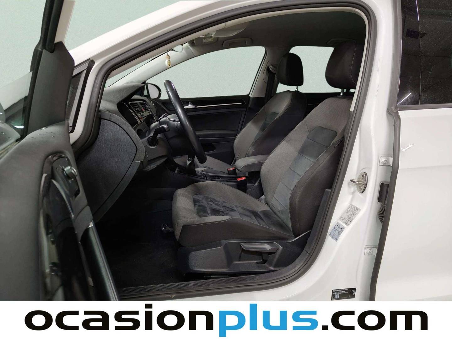 Foto asientos delanteros Volkswagen Golf Volkswagen Golf 1.5 TSI Evo Sport (150 CV) Pack R-Line