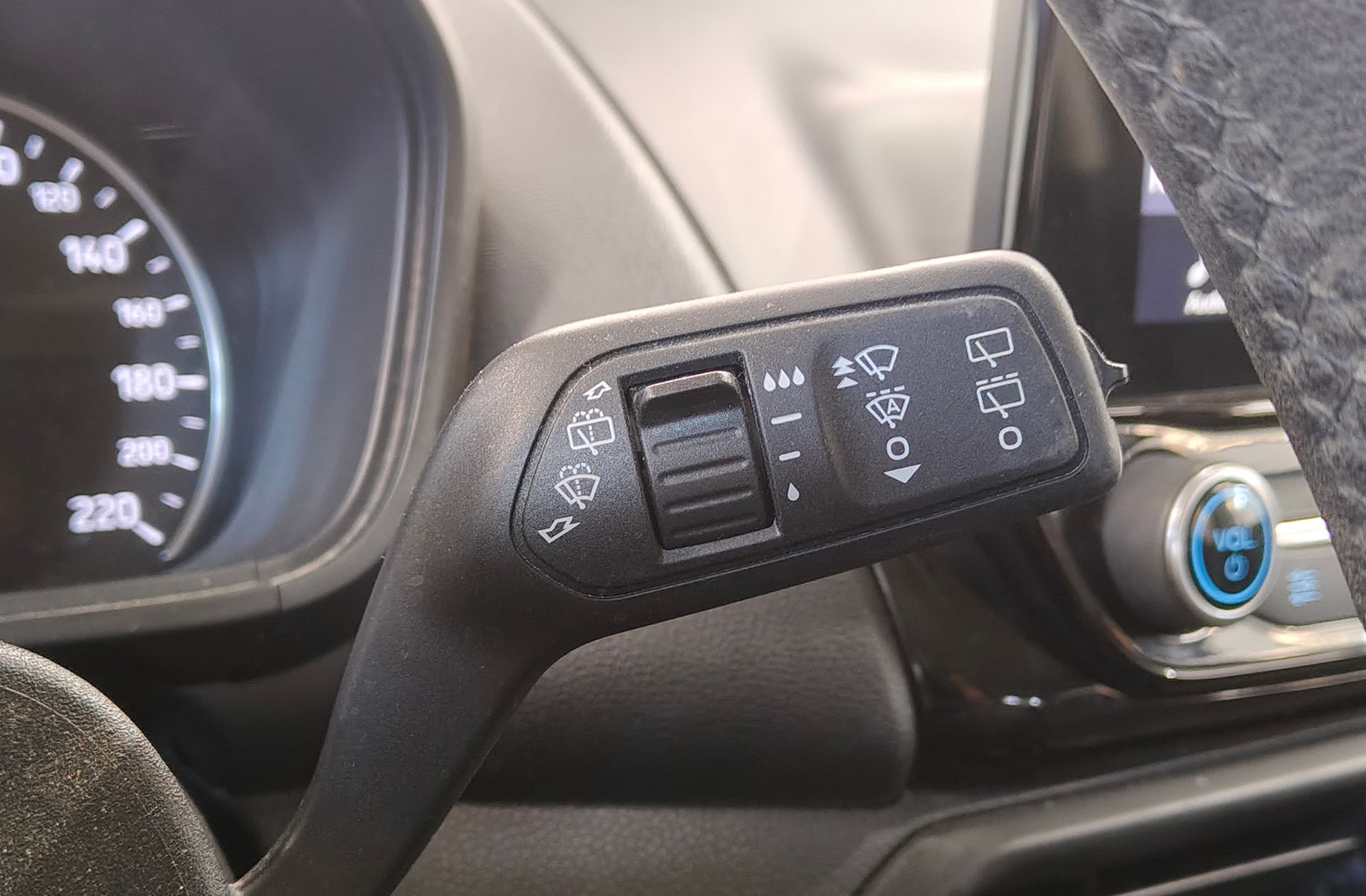 Ford EcoSport 1.0T EcoBoost Titanium - foto 25