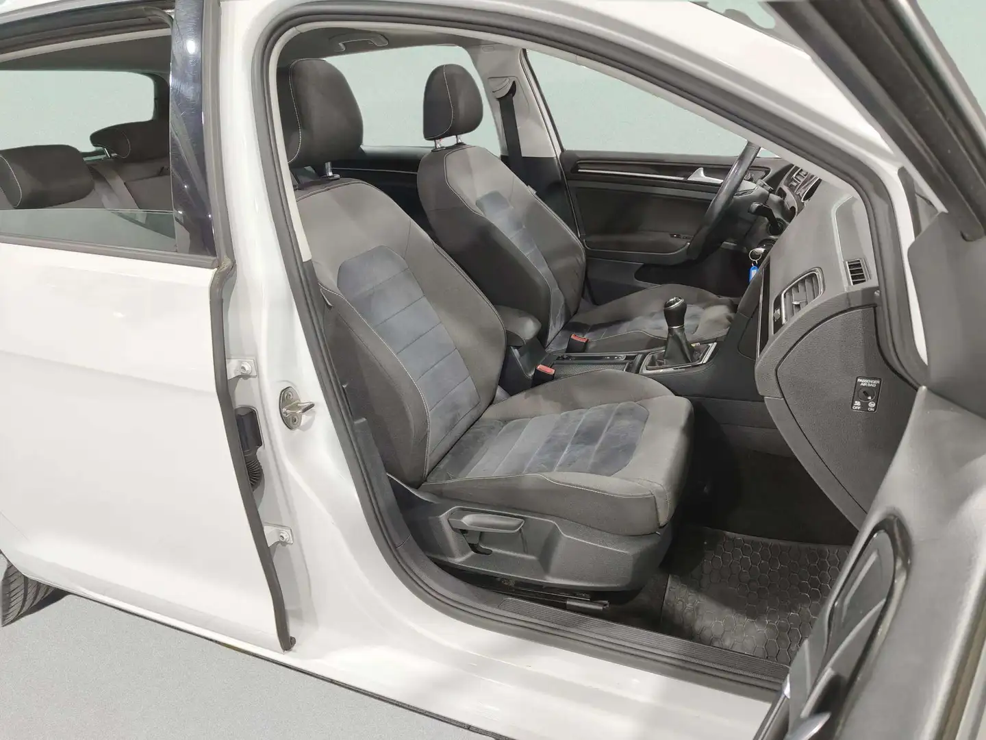 Foto Volkswagen Golf Volkswagen Golf Sport 2.0 TDI CR BMT (150 CV)