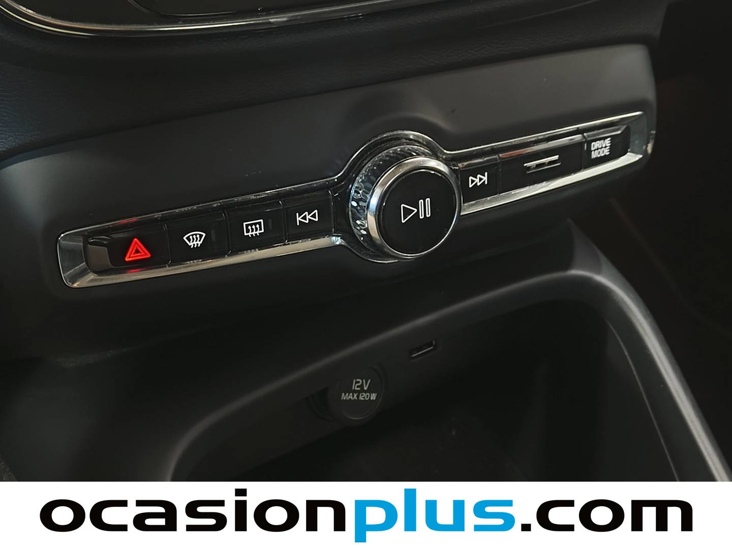 Foto Volvo XC40 Volvo XC40 T4 Momentum Auto (190 CV)