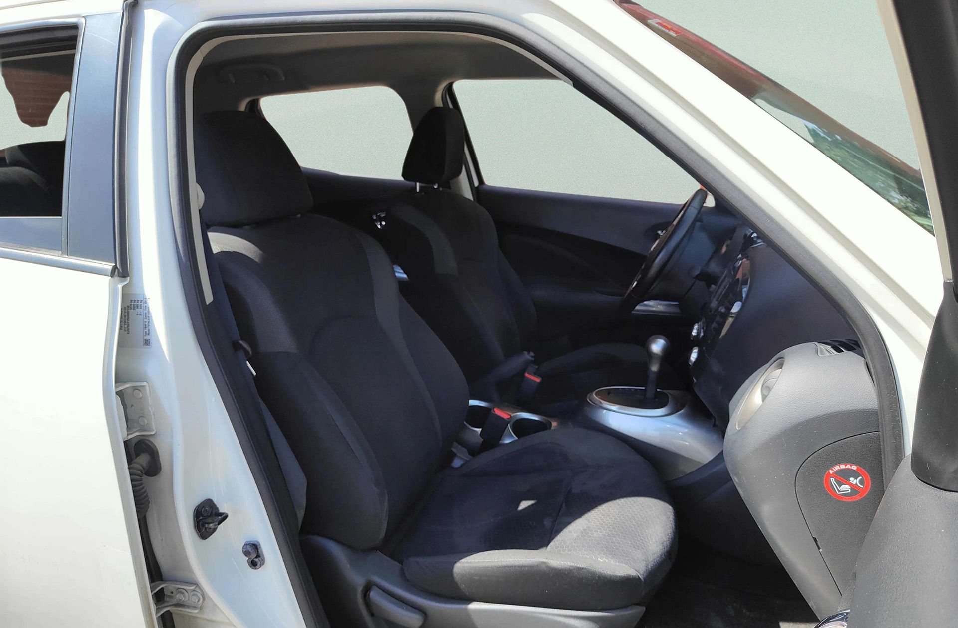 Nissan Juke 1.6 Acenta Connect 4x2 CVT - foto 16