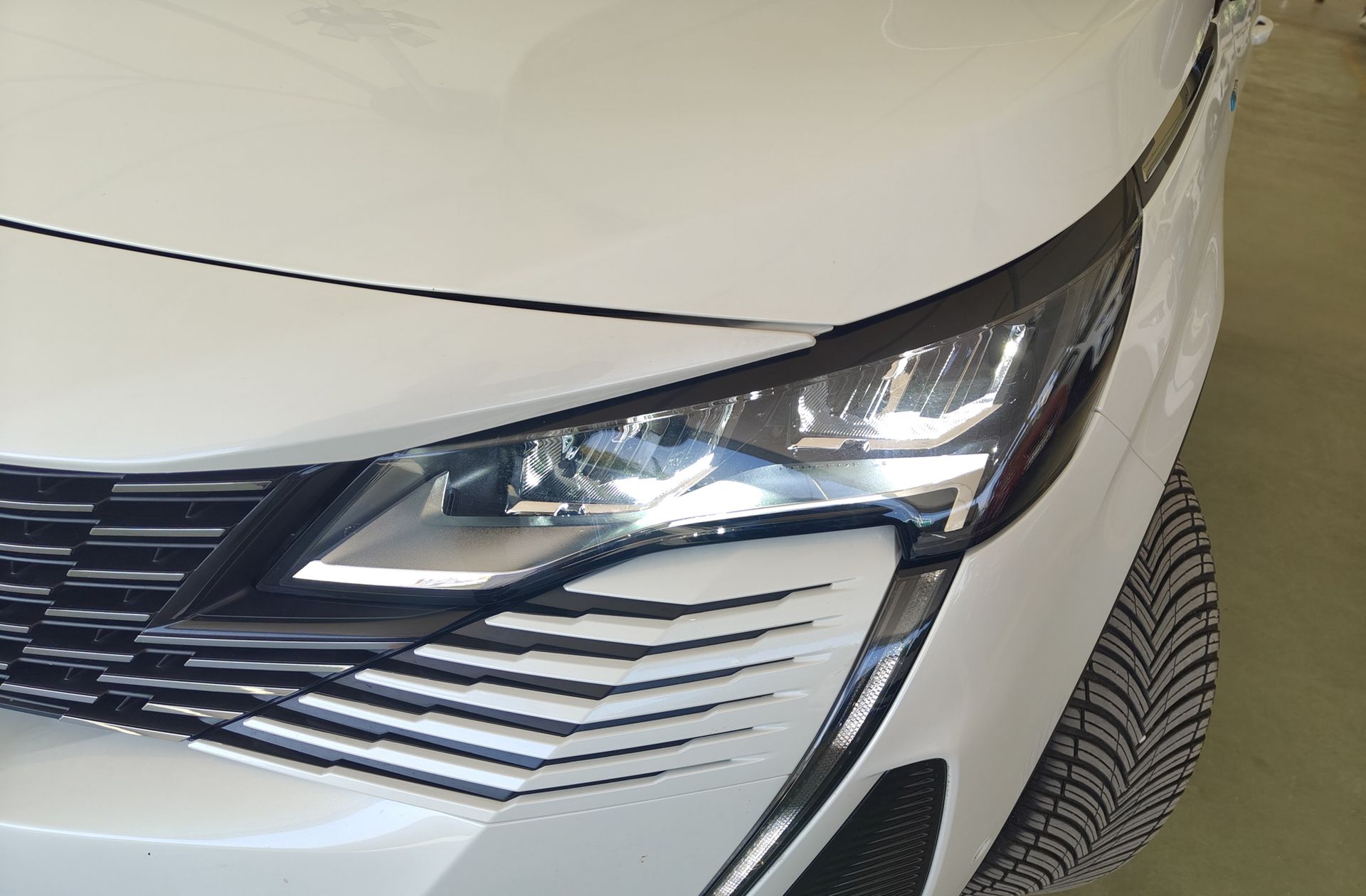 Peugeot 3008 300 Allure Pack e-EAT8 - foto 14