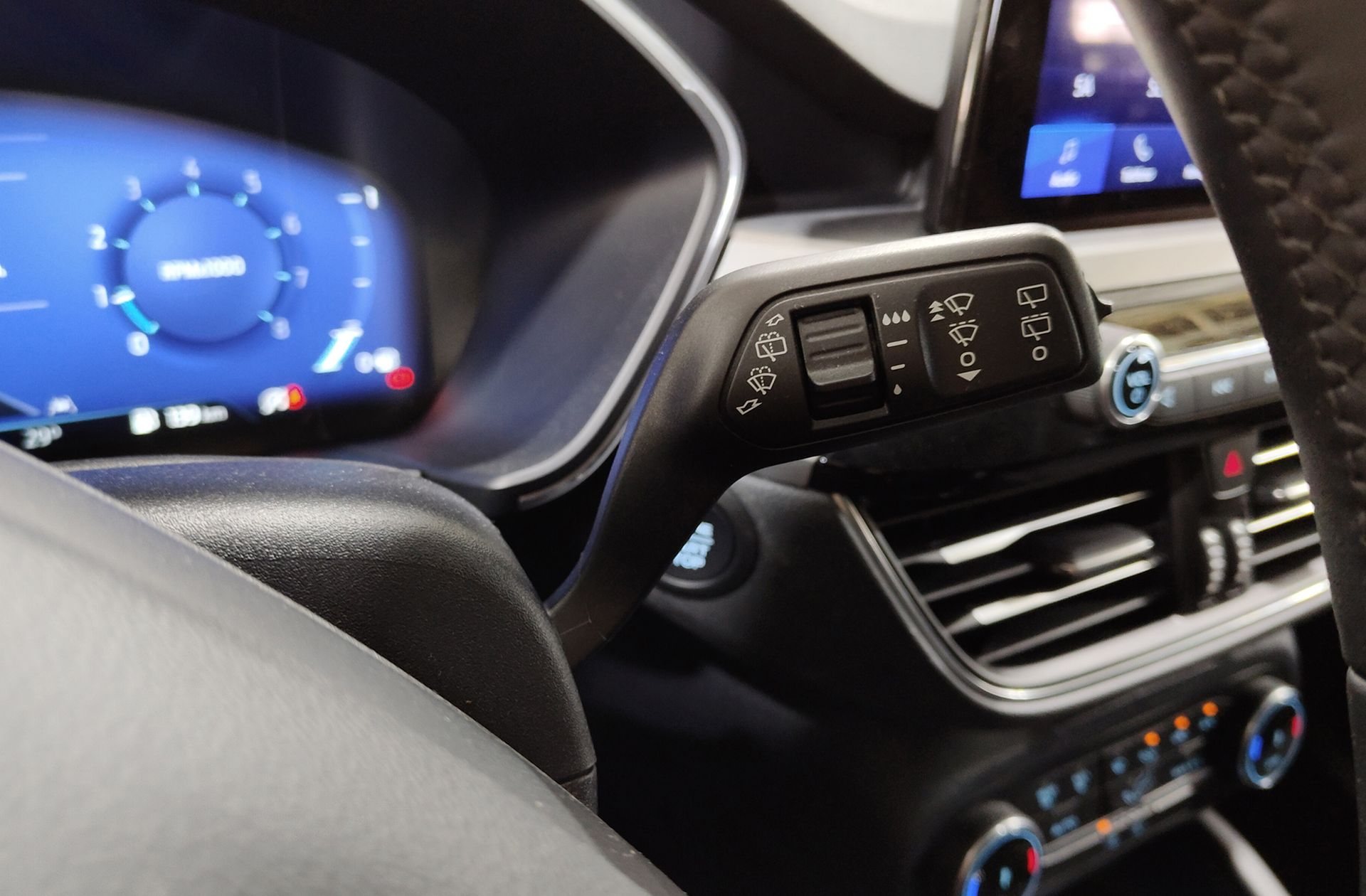 Ford Kuga 1.5 EcoBoost Titanium 4x2 - foto 30