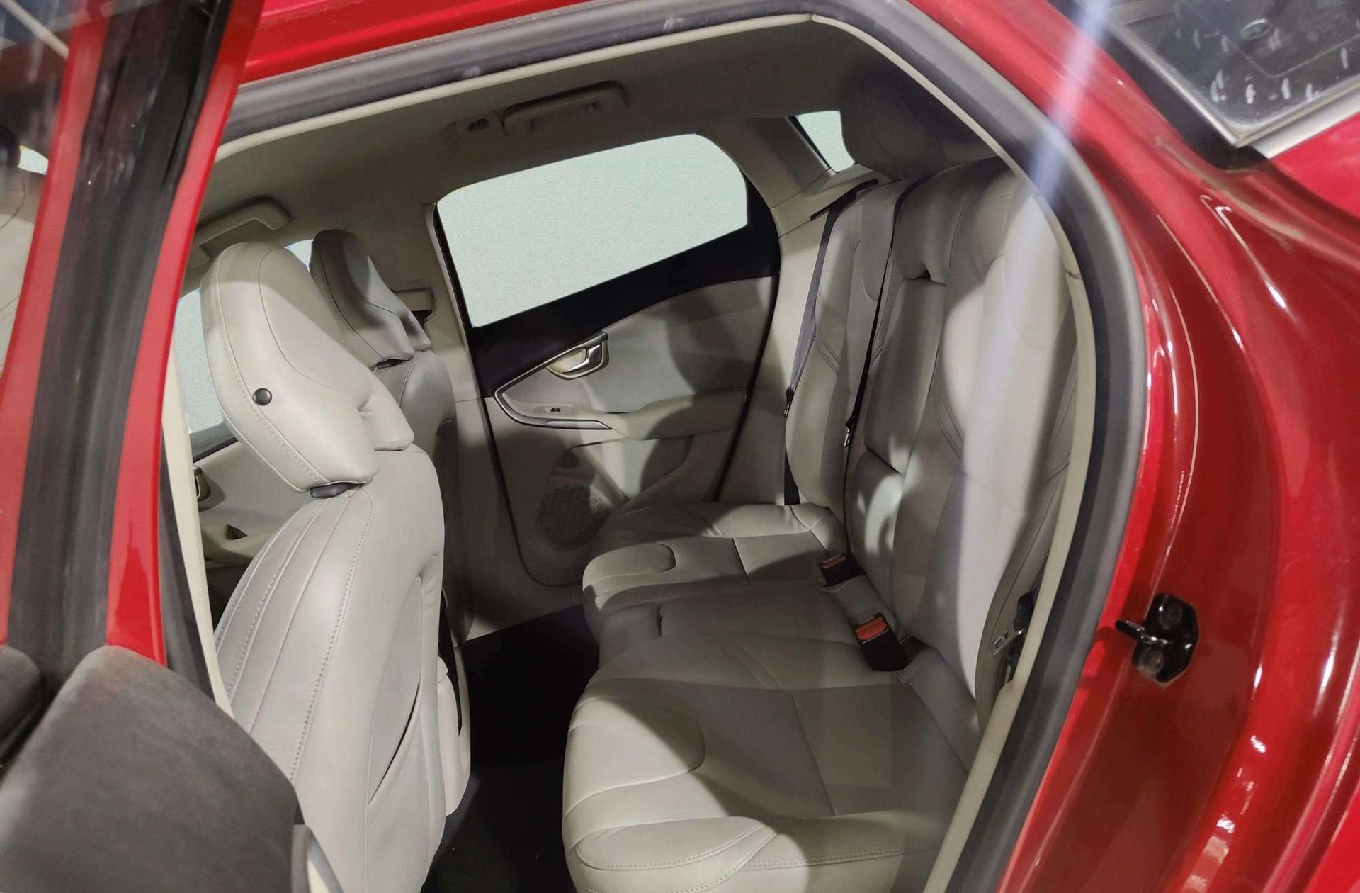 Volvo V40 D2 Kinetic - foto 10