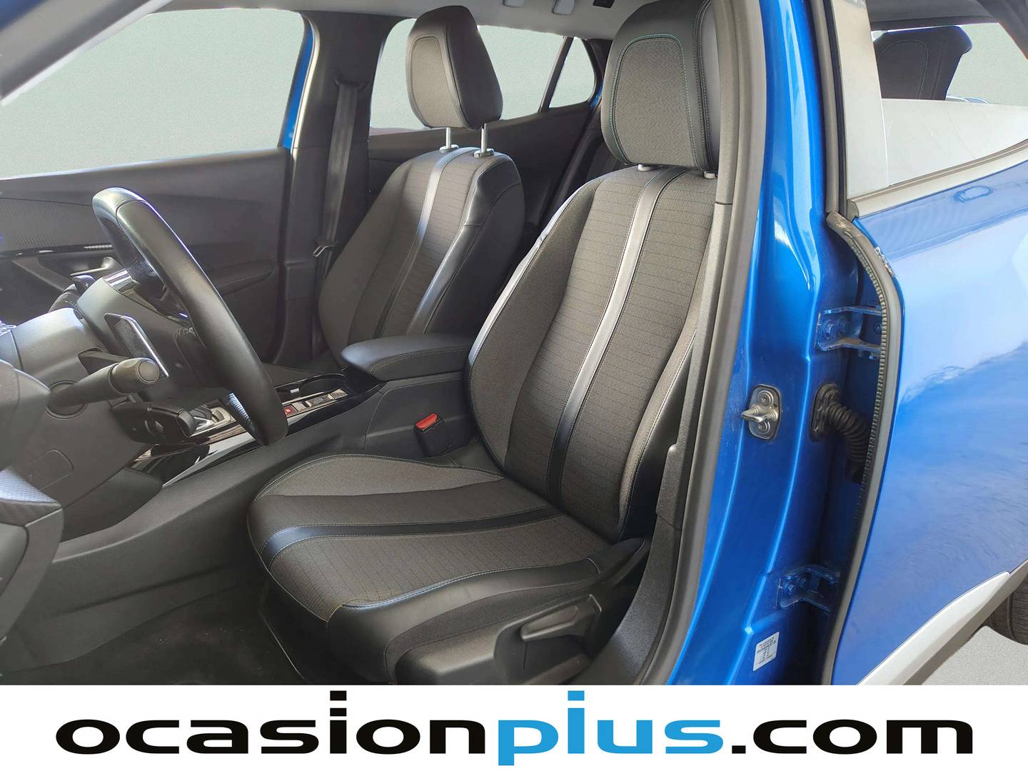 Foto asientos delanteros Peugeot 2008 Peugeot 2008 PureTech 130 S&S Allure Pack EAT8 (130 CV)