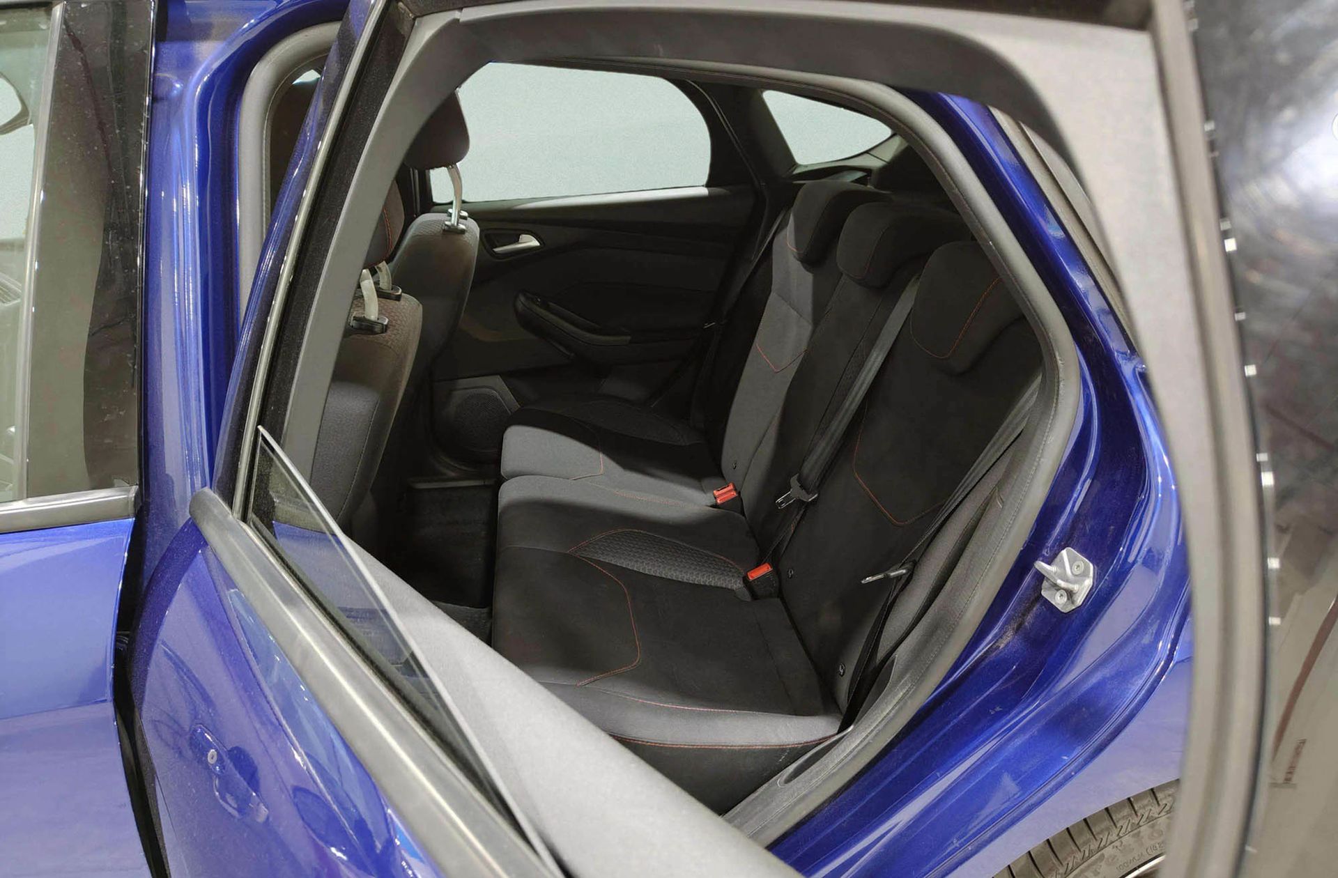 Ford Focus 1.5 EcoBoost ST-Line Red&Black - foto 13