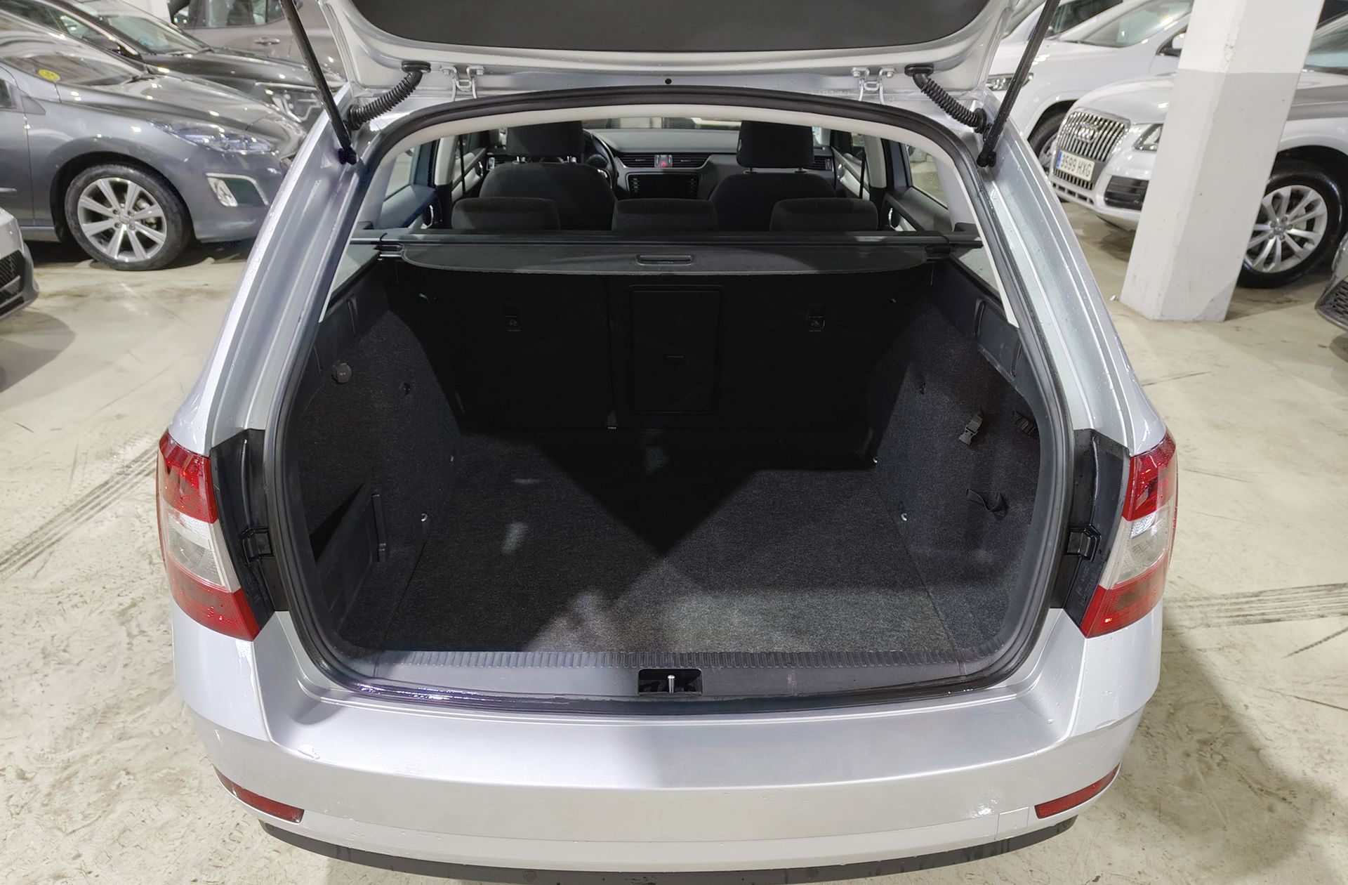 Škoda Octavia Combi 1.6 TDI CR Ambition - foto 17