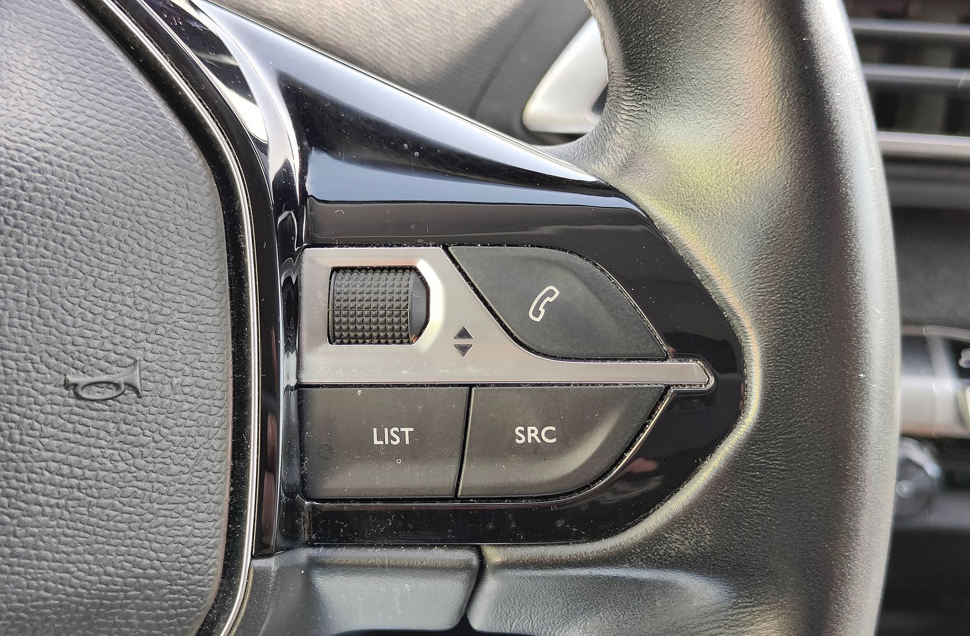 Peugeot 5008 PureTech 130 Allure 7 plazas - foto 31