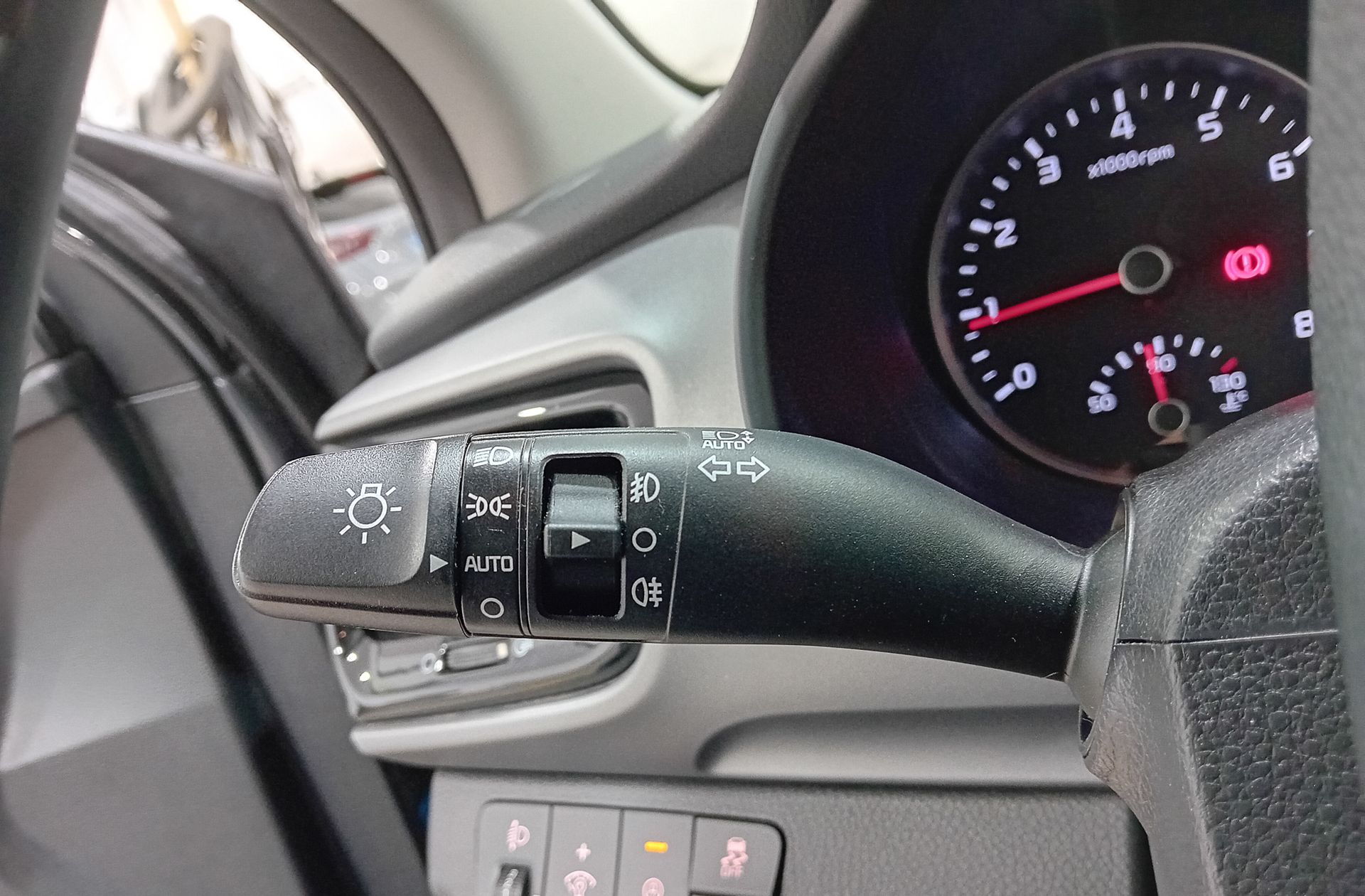 Kia Stonic 1.0 T-GDi MHEV Drive DCT - foto 23