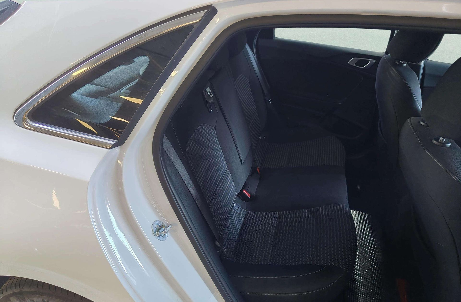 Kia Ceed 1.0 T-GDi Drive - foto 19