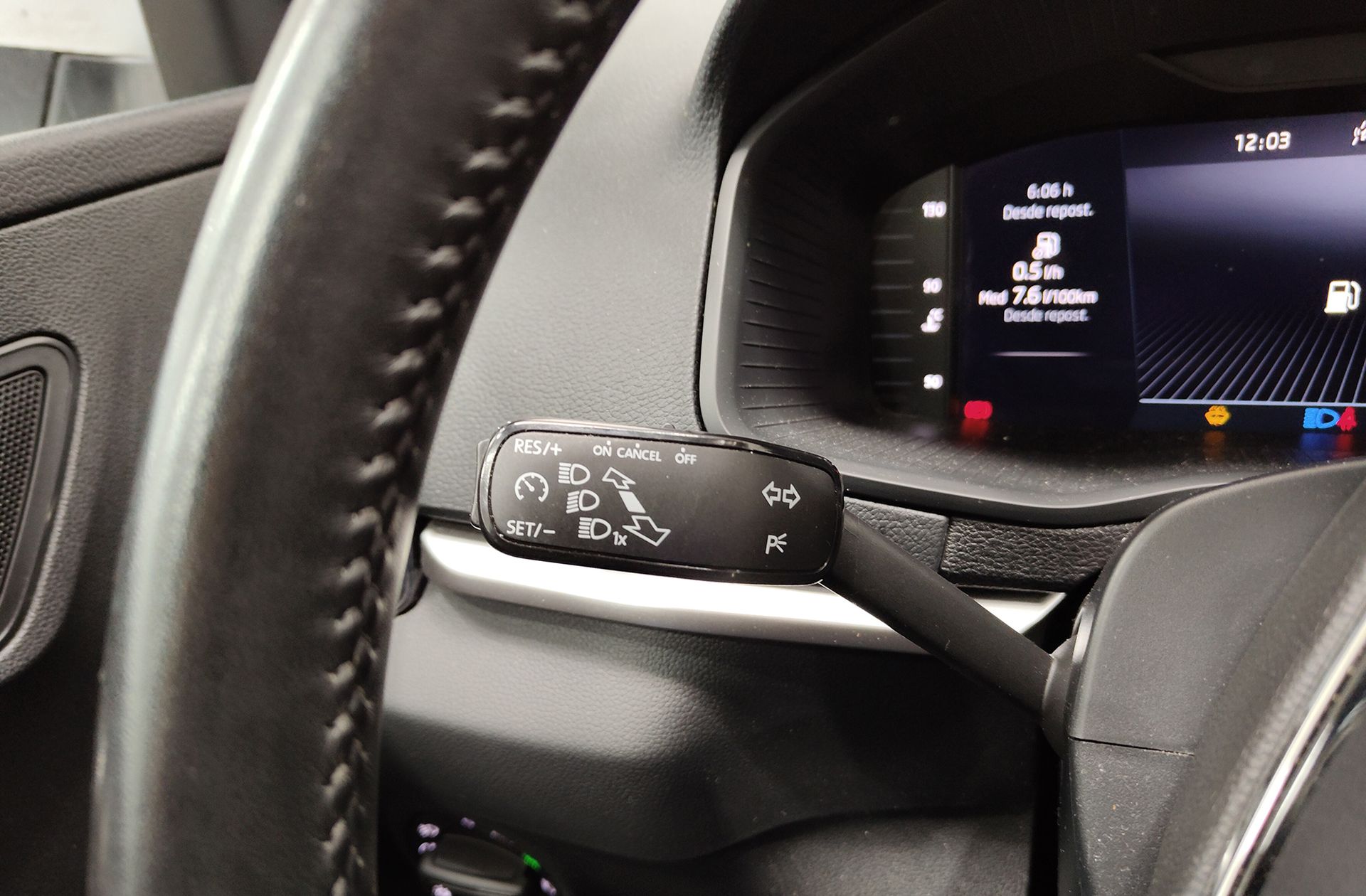 Škoda Karoq 2.0 TDI Ambition - foto 27