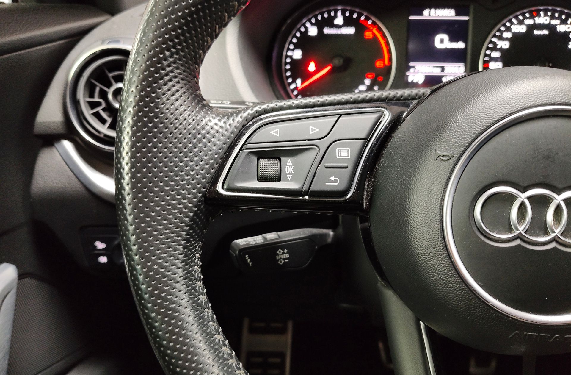 Audi Q2 Sport Edition 2.0 TDI quattro S tronic Pack S-Line - foto 32