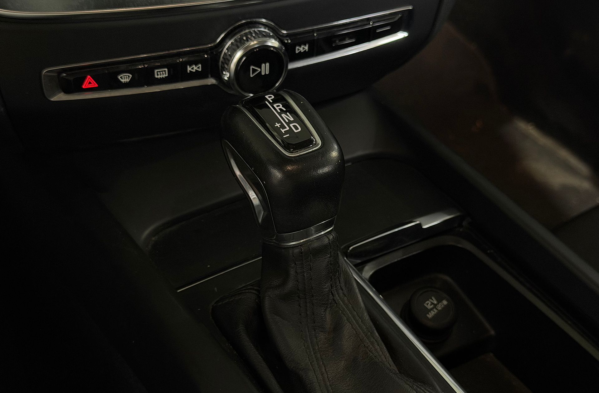 Volvo V60 D3 Momentum - foto 5