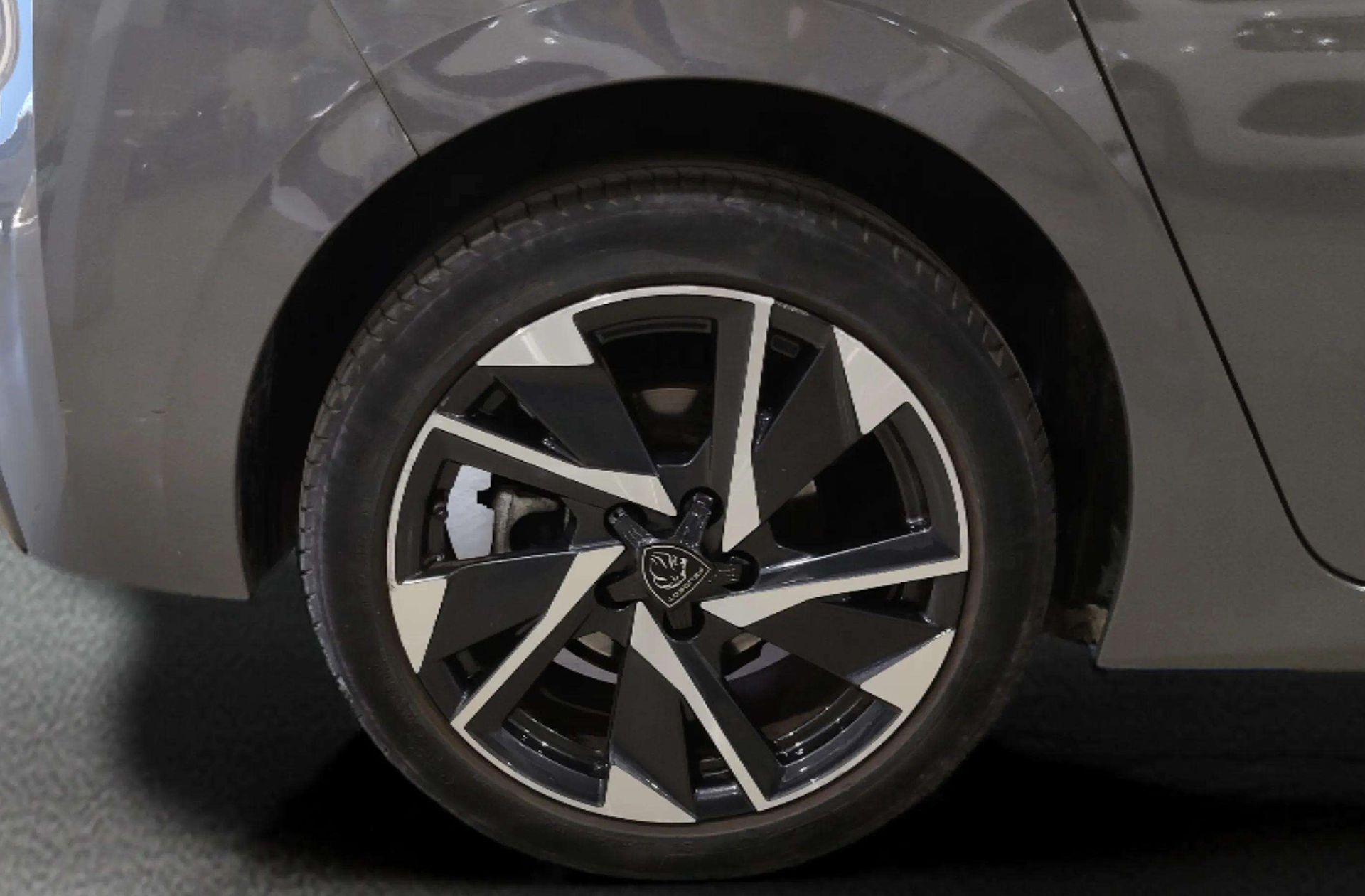 Peugeot 308 BlueHDi 130 Allure EAT8 - foto 40