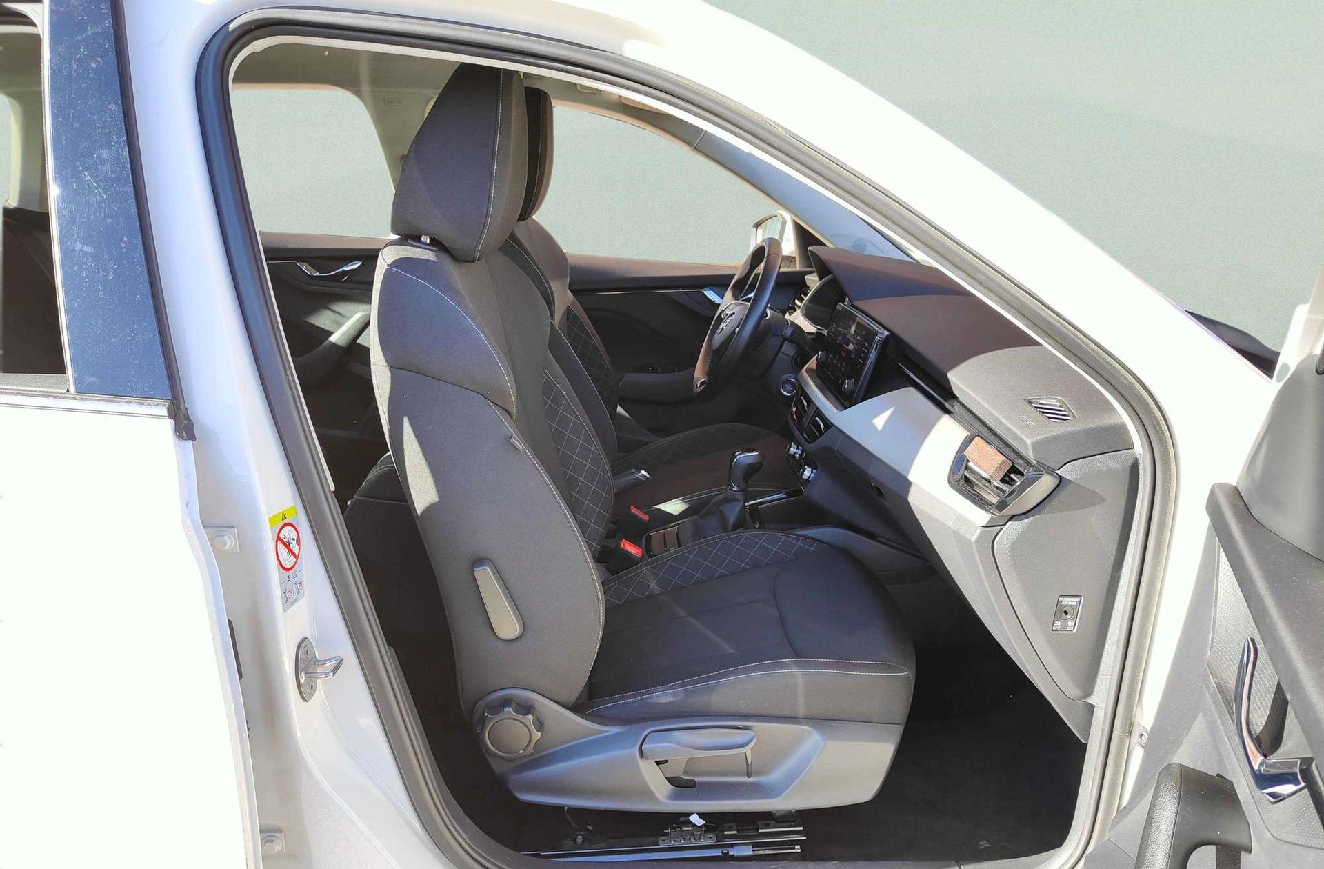 Škoda Kamiq 1.0 TSI Ambition DSG - foto 19