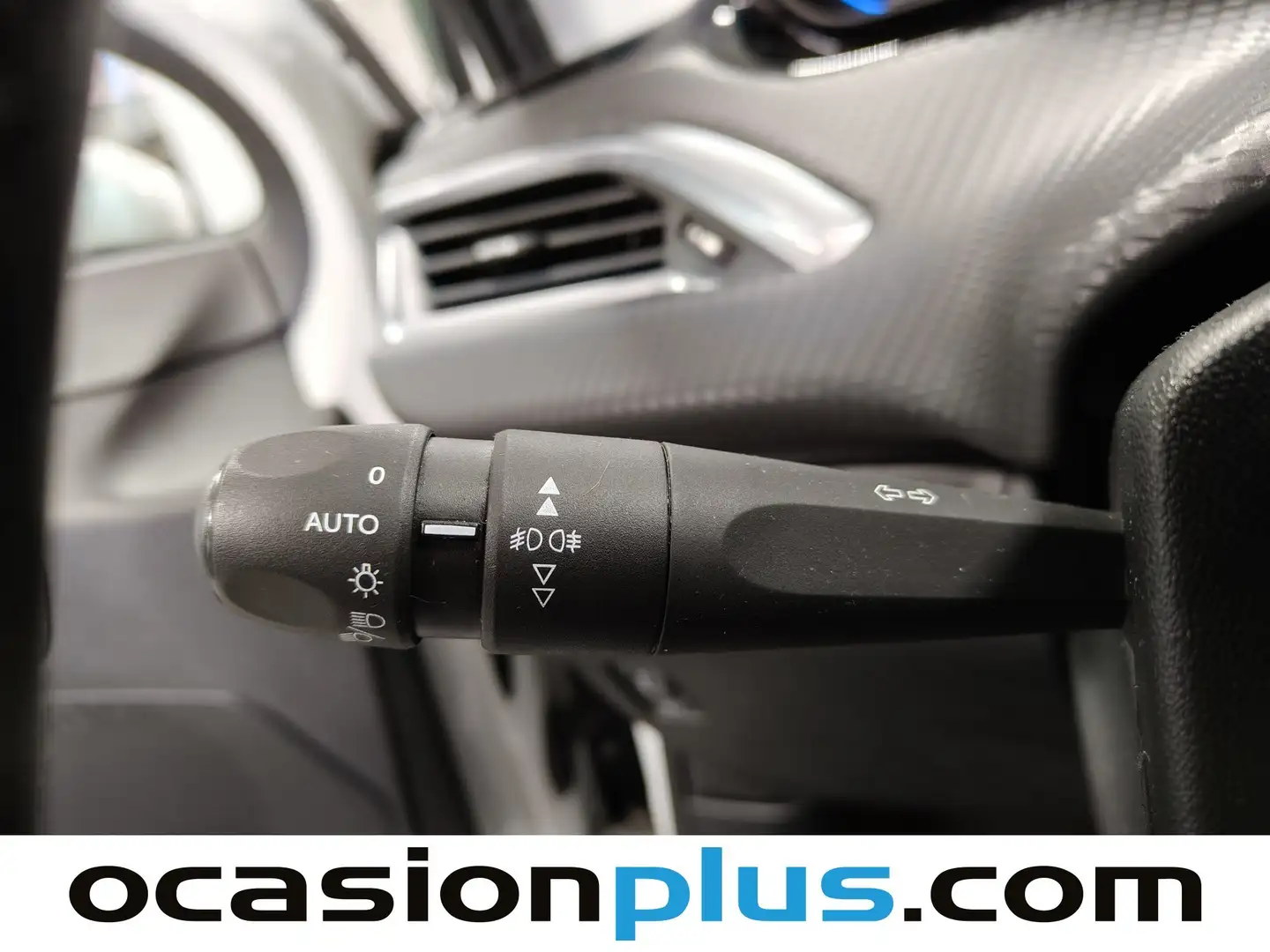 Foto Peugeot 2008 Peugeot 2008 BlueHDi 120 S&S Allure (120 CV)