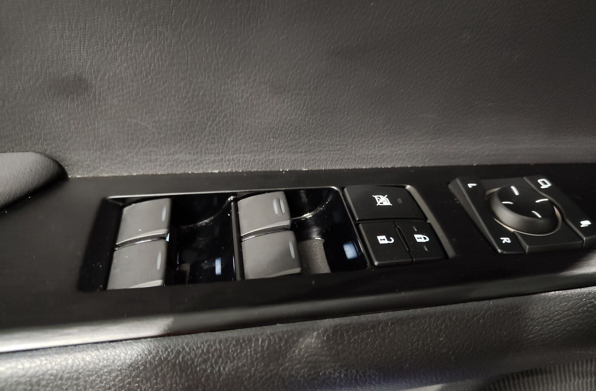 Lexus UX 250h F Sport - foto 47