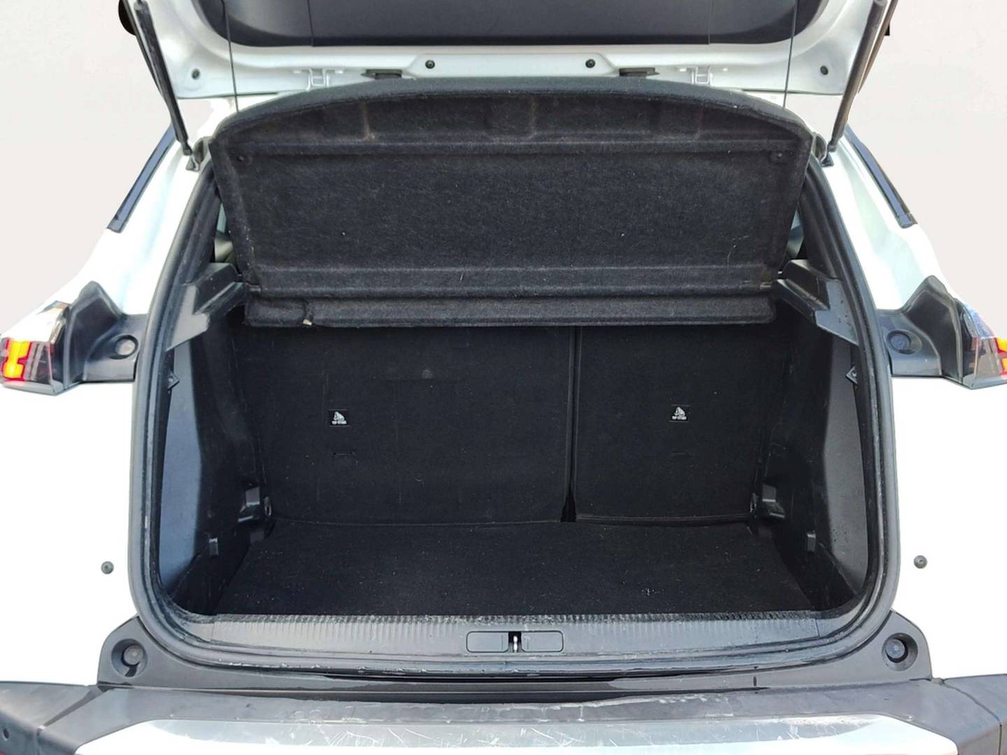 Fotos maletero Peugeot 2008 Peugeot 2008 BlueHDi 110 S&S Active Pack (110 CV)