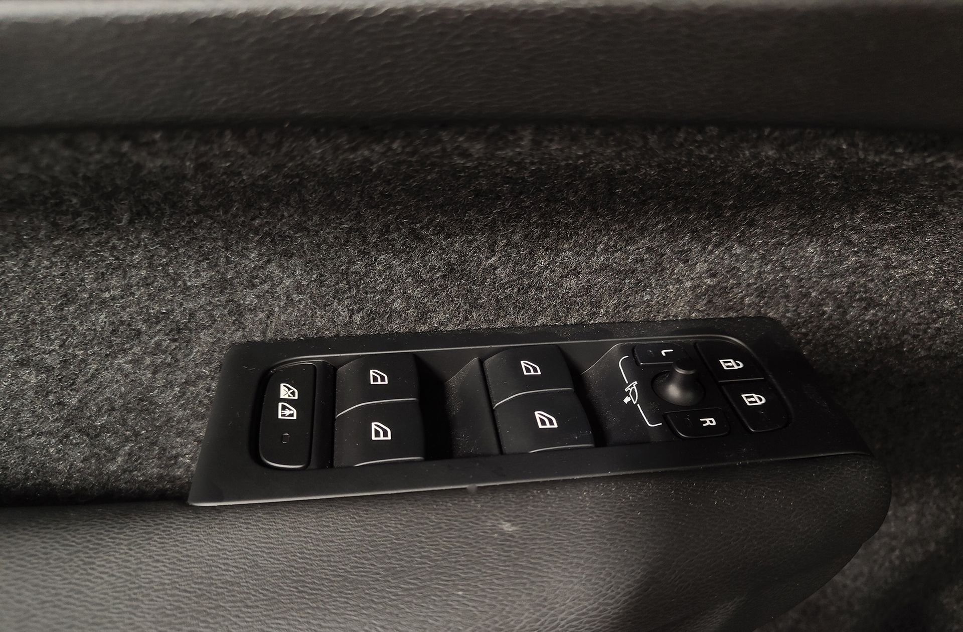 Volvo XC40 Single Recharge Plus - foto 32