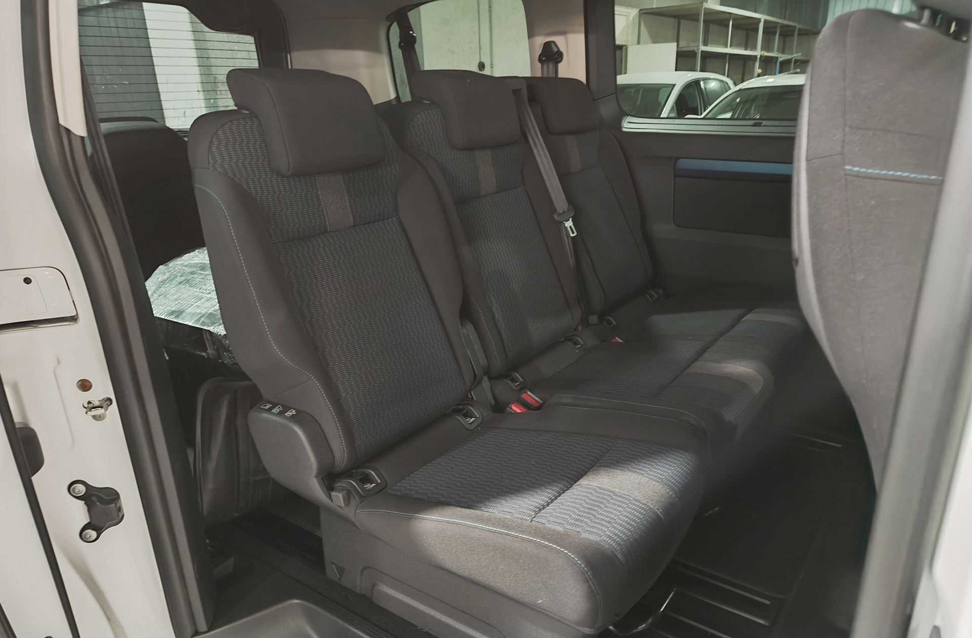 Peugeot Traveller BlueHDi 145 Active Standard 8 plazas - foto 18