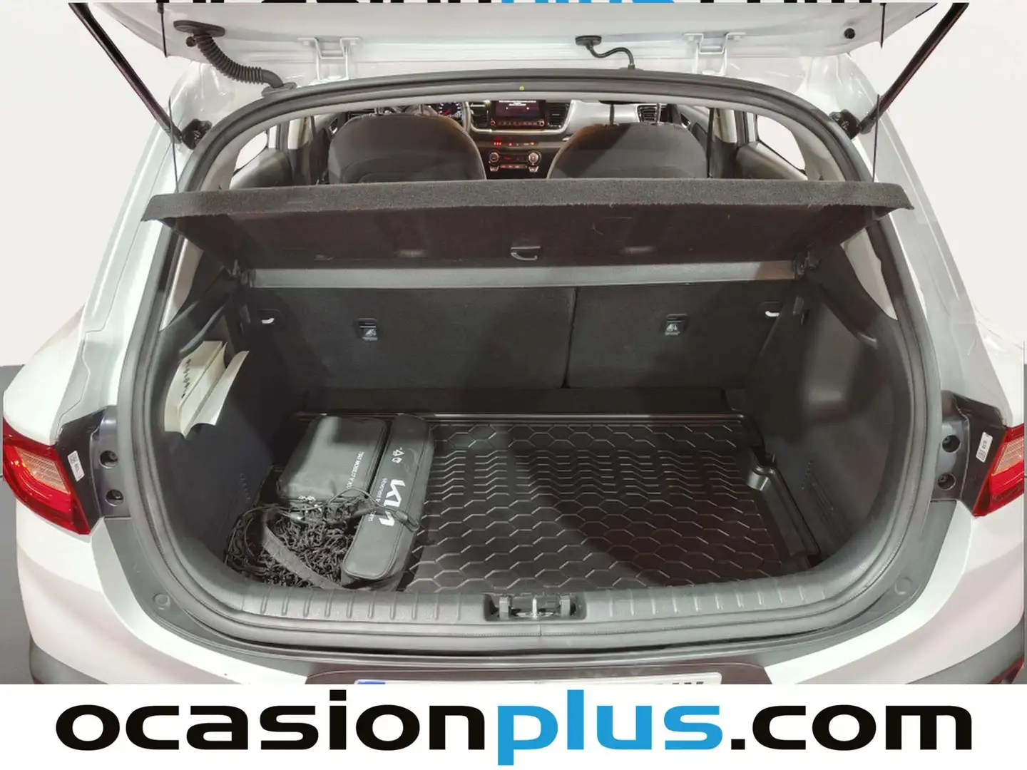 Foto KIA Stonic Kia Stonic 1.0 T-GDi MHEV Drive DCT (120 CV)