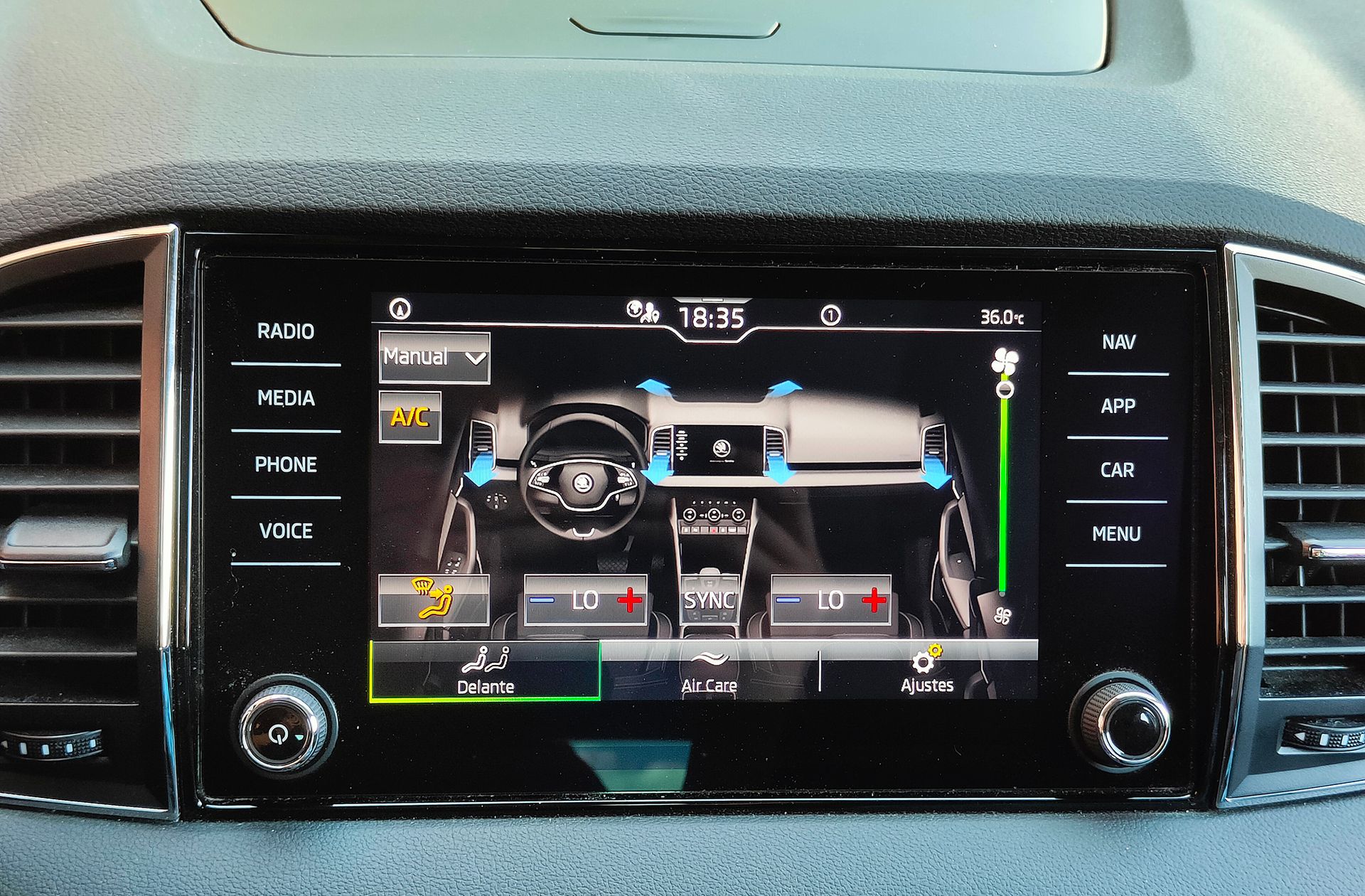 Škoda Karoq 1.5 TSI ACT Ambition DSG - foto 37