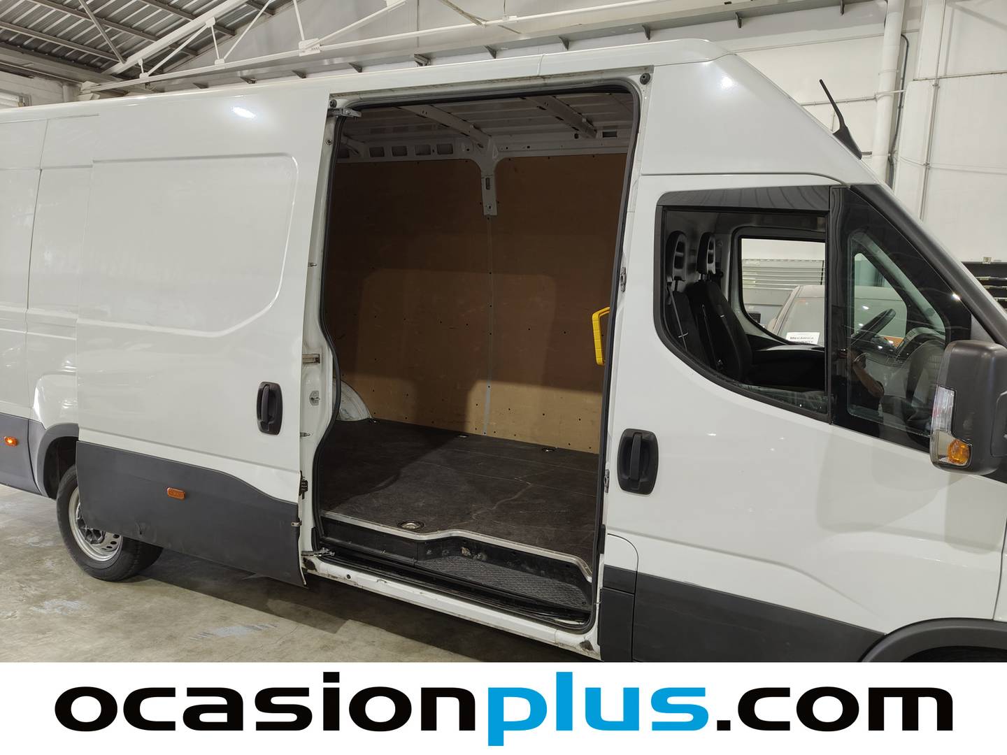 Foto Iveco Daily Iveco Daily 35C 18H A8 V 4100/H2 16 HD  (176 CV)