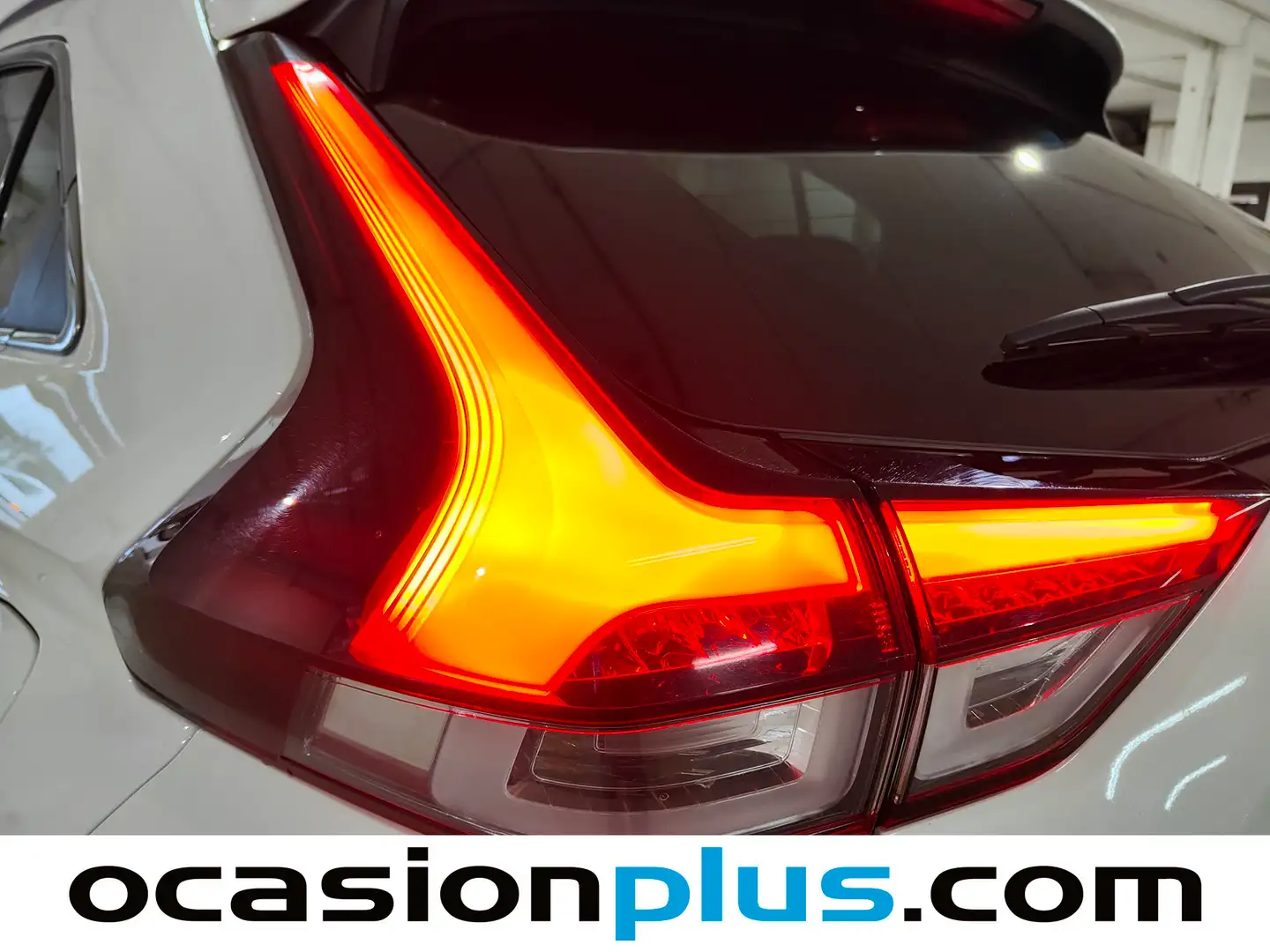 Foto Mitsubishi Eclipse Cross Mitsubishi Eclipse Cross 2.4 PHEV Kaiteki 4WD Auto (188 CV)