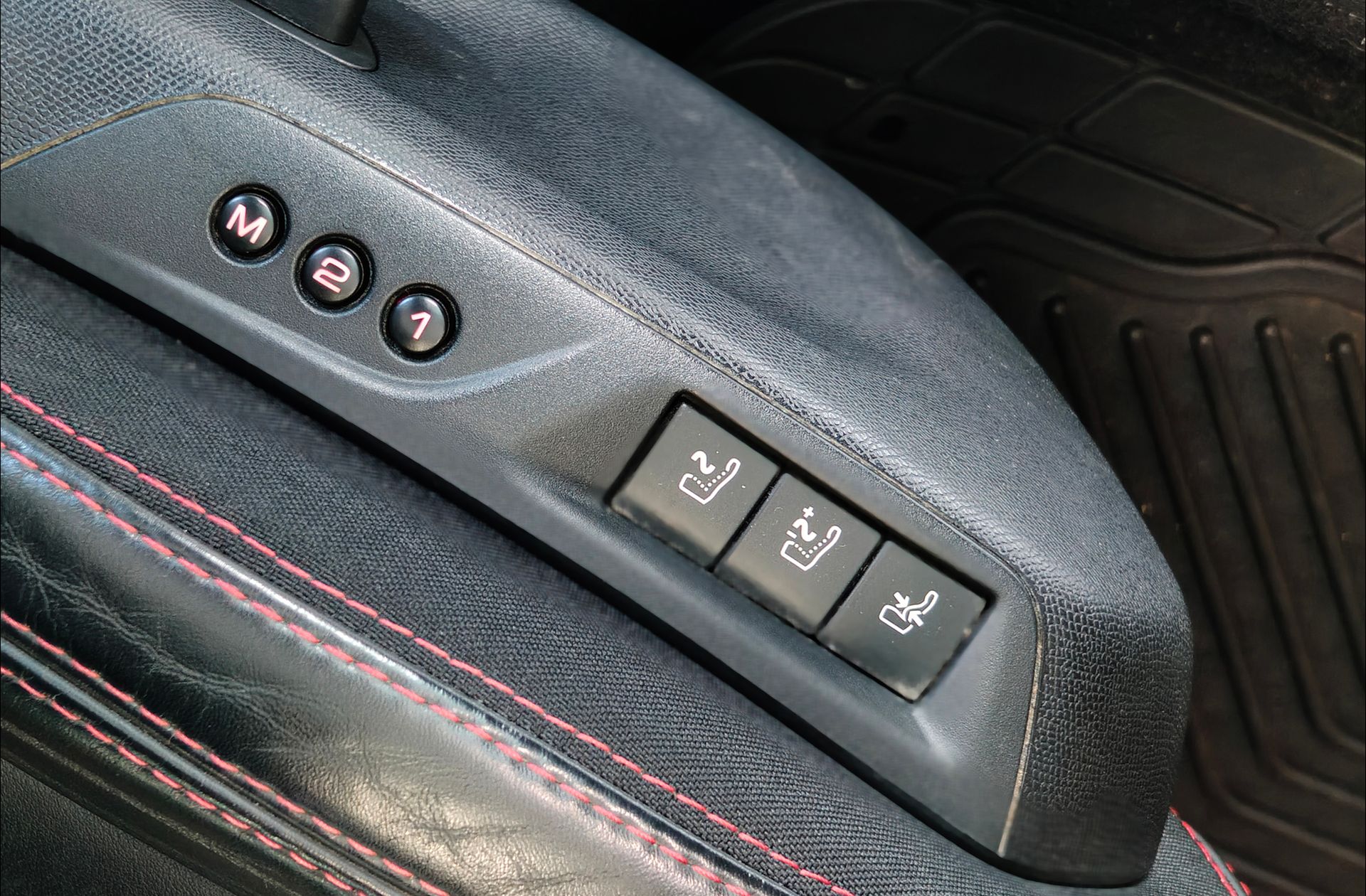 Peugeot 308 PureTech 130 GT Line EAT6 - foto 17